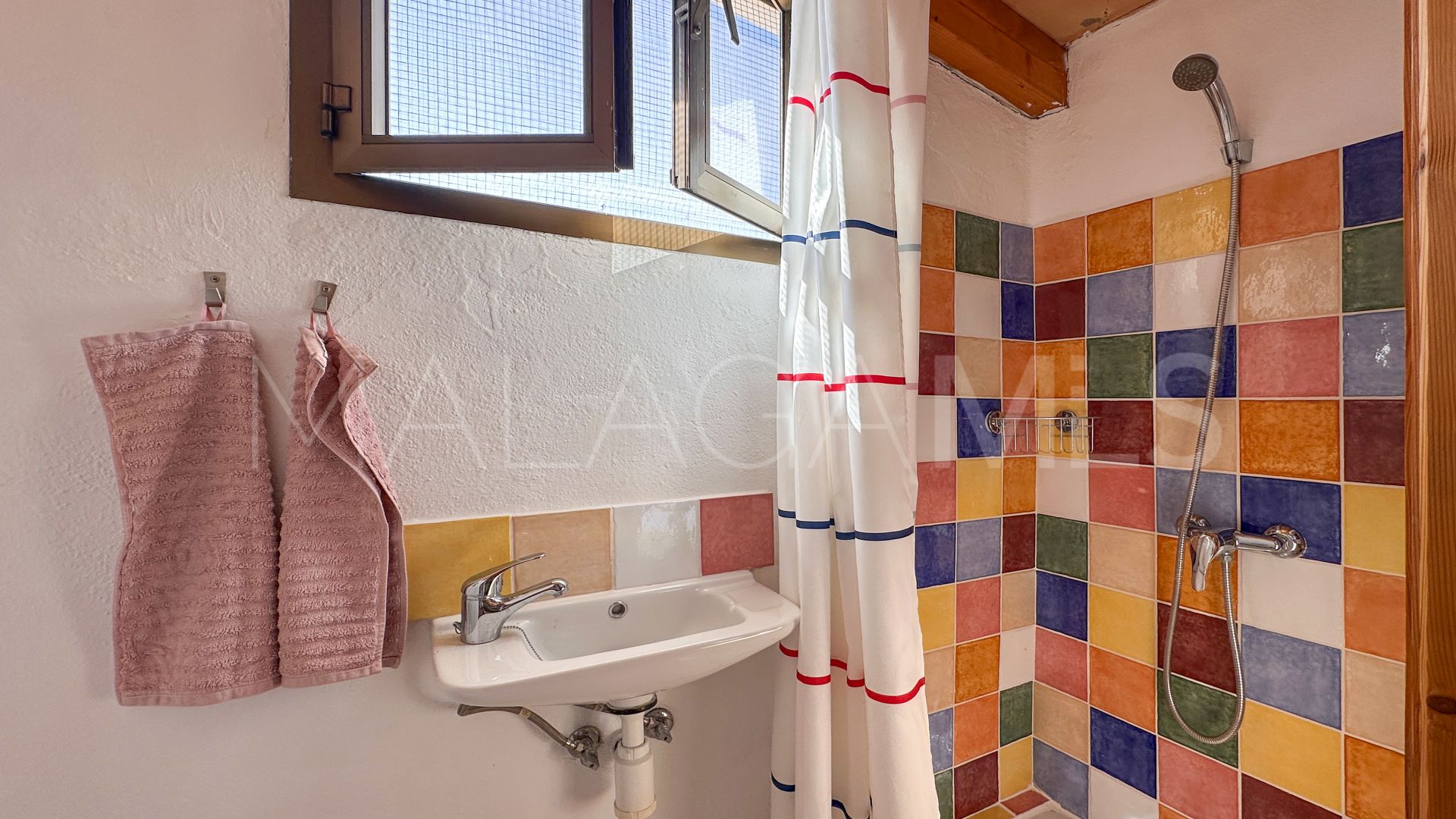 Villa for sale in Los Reales - Sierra Estepona