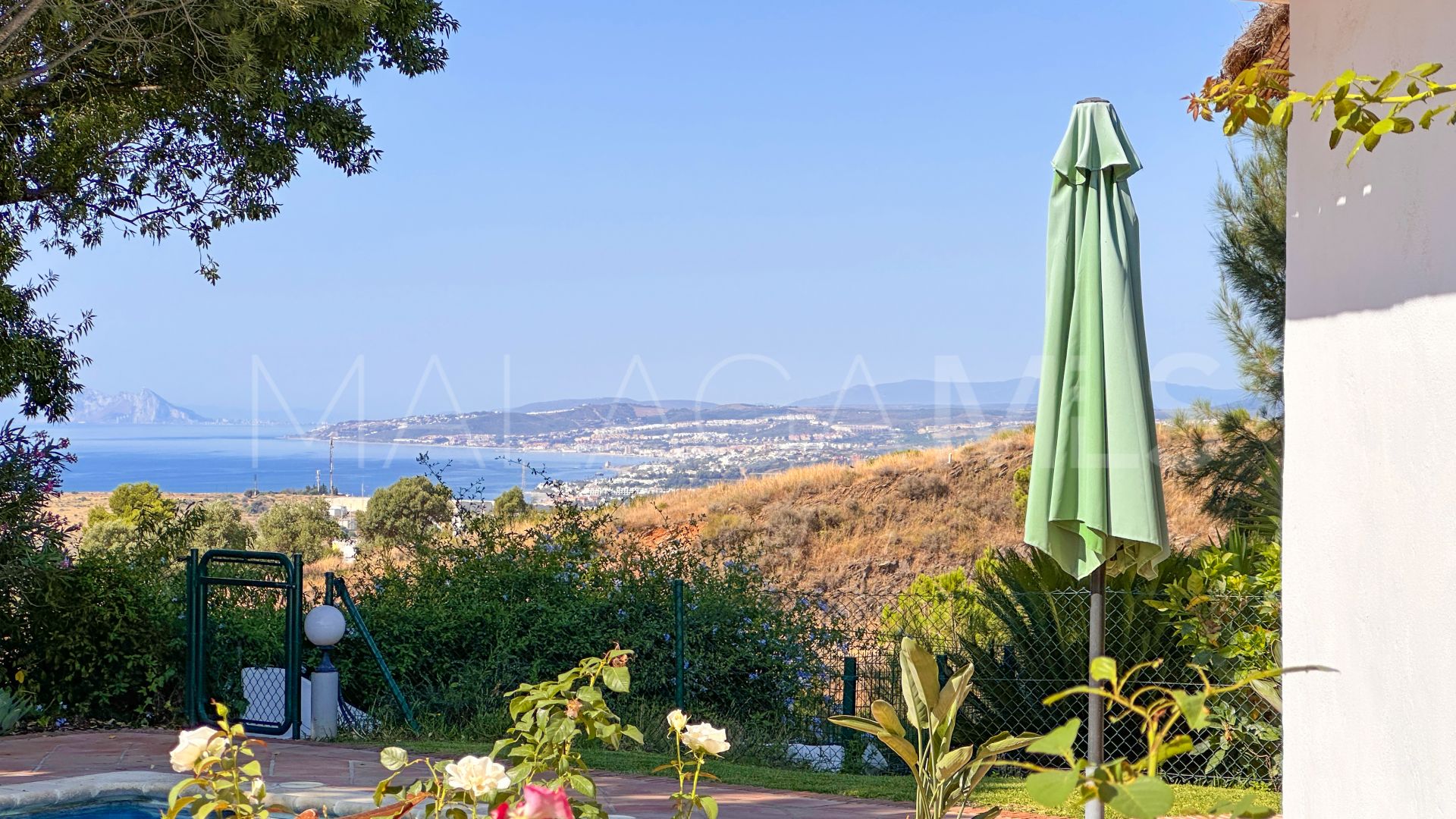 Villa for sale in Los Reales - Sierra Estepona