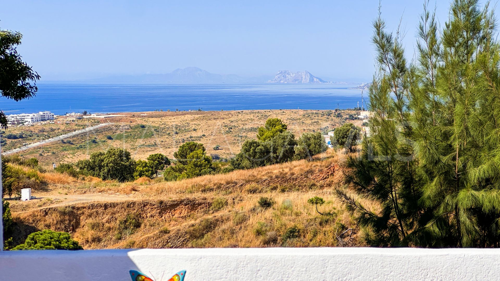 Villa for sale in Los Reales - Sierra Estepona