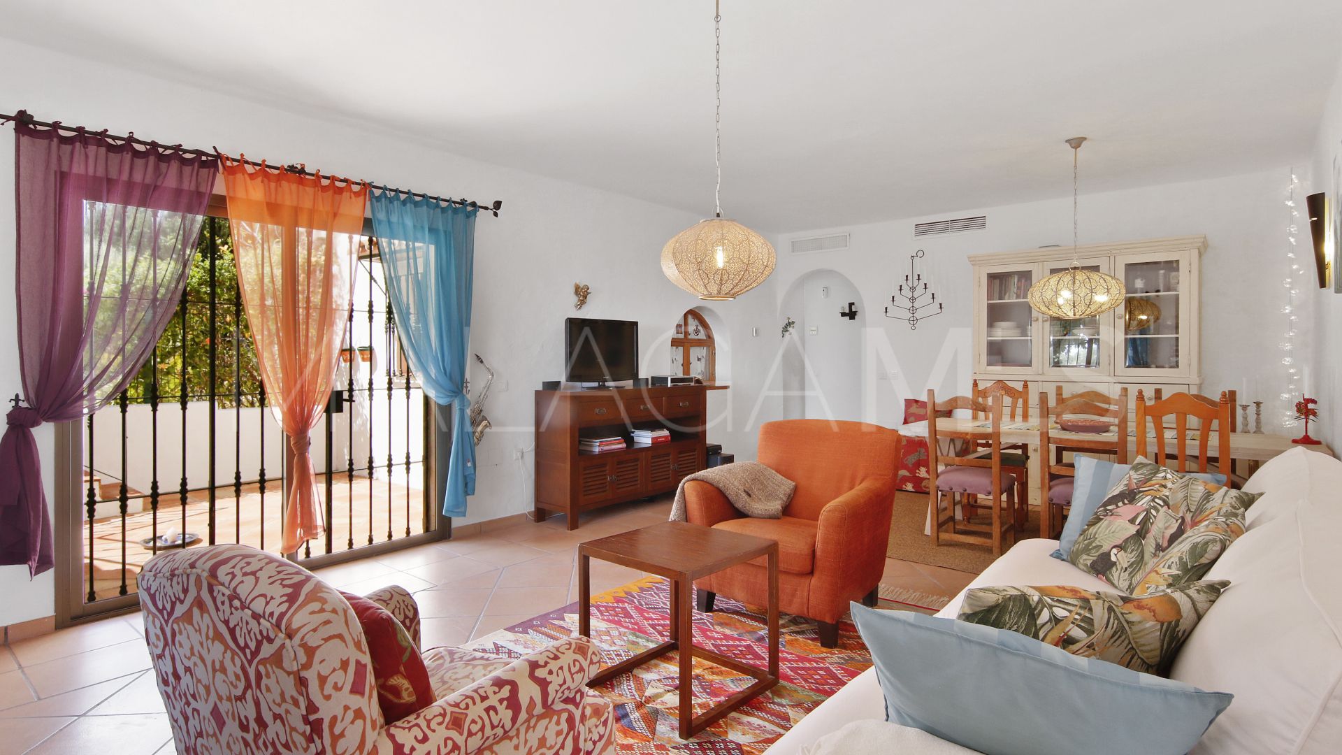 Villa for sale in Los Reales - Sierra Estepona