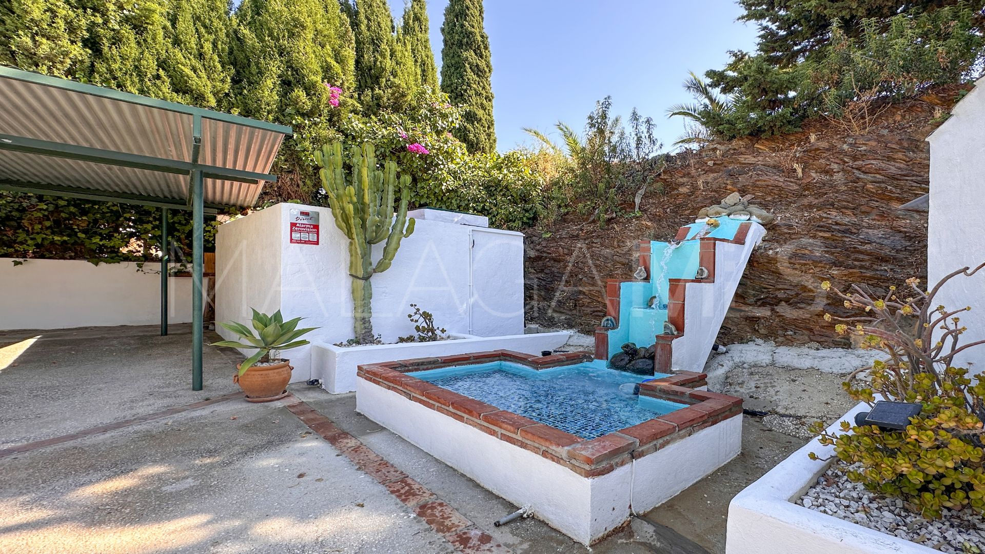 Villa for sale in Los Reales - Sierra Estepona