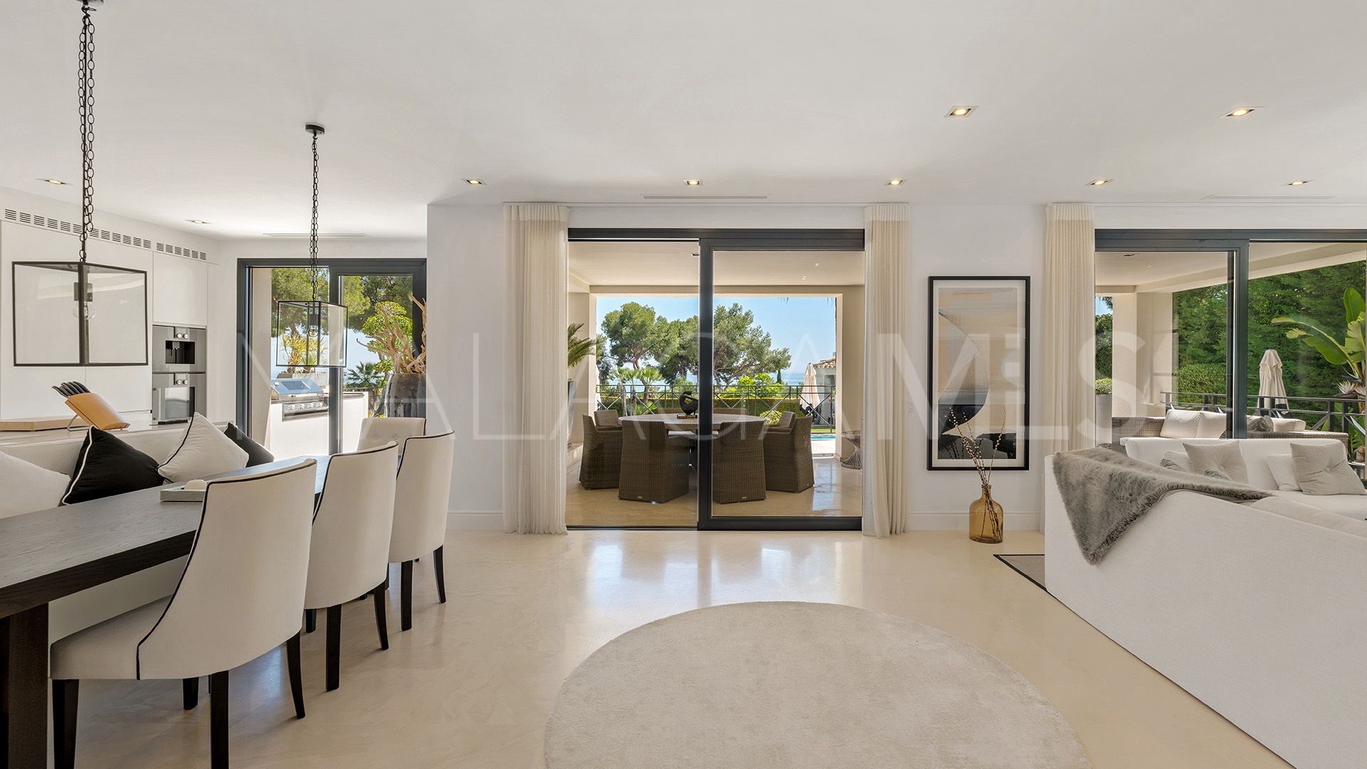 For sale 5 bedrooms villa in Sierra Blanca