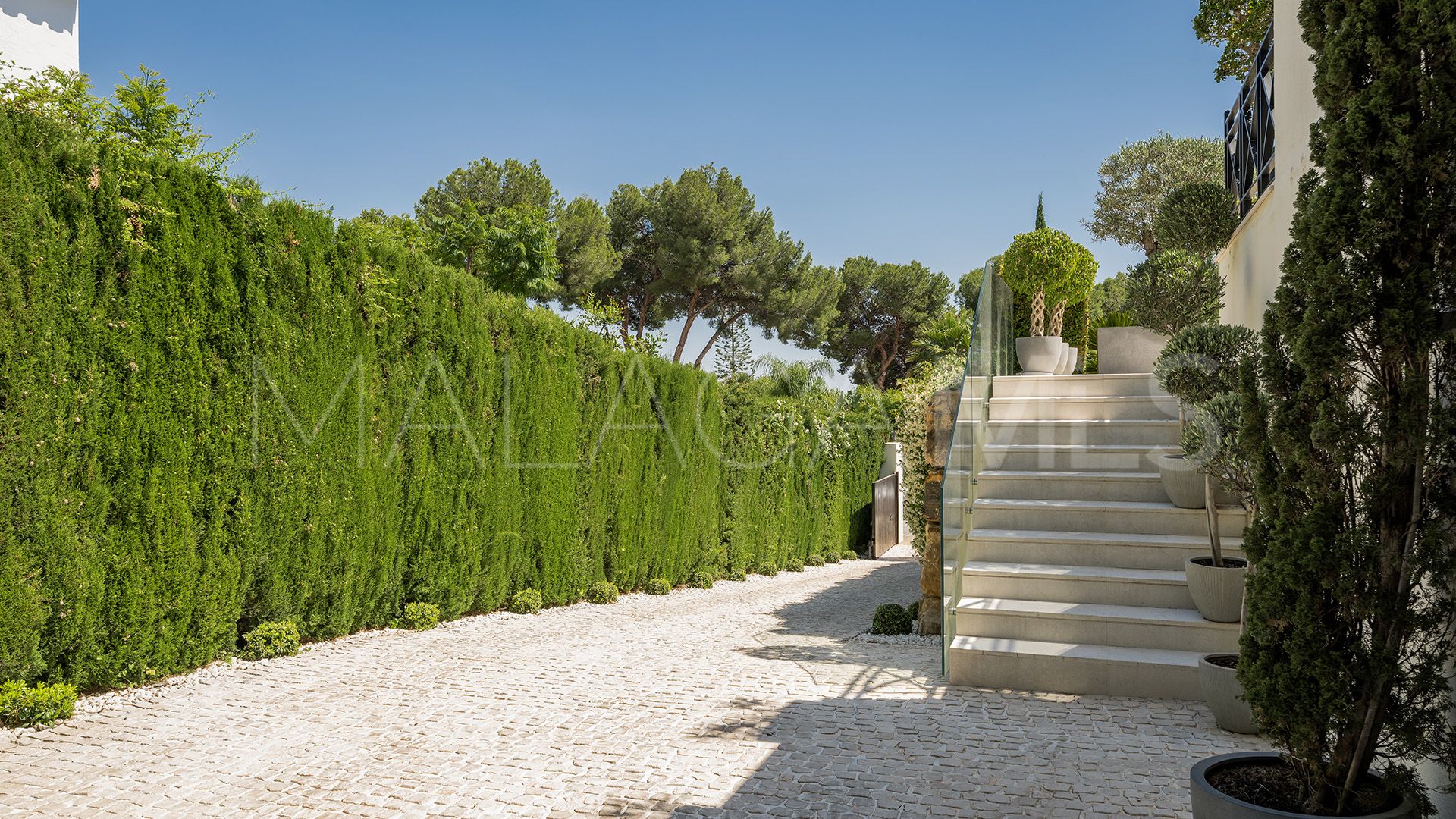 For sale 5 bedrooms villa in Sierra Blanca
