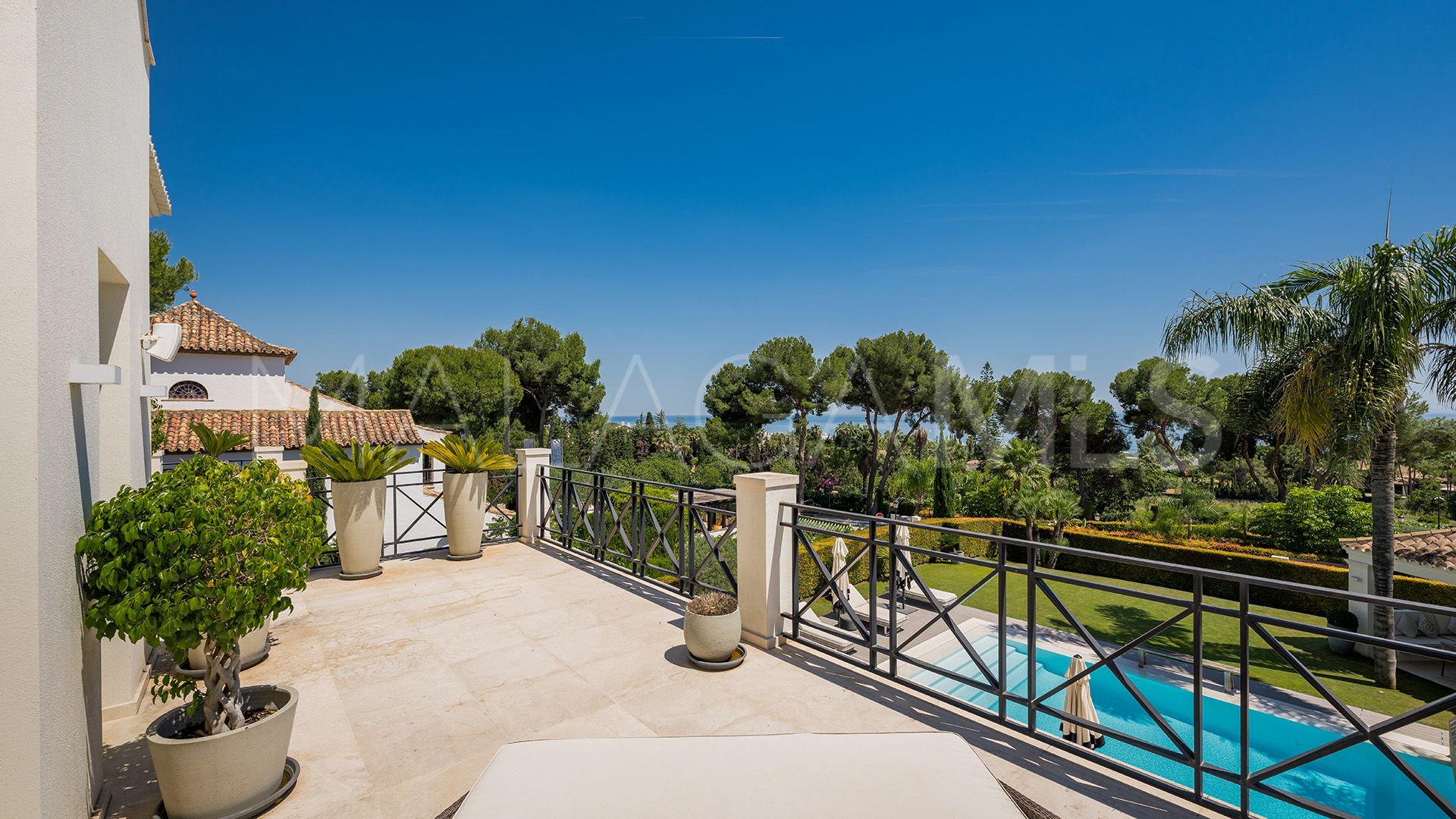 For sale 5 bedrooms villa in Sierra Blanca