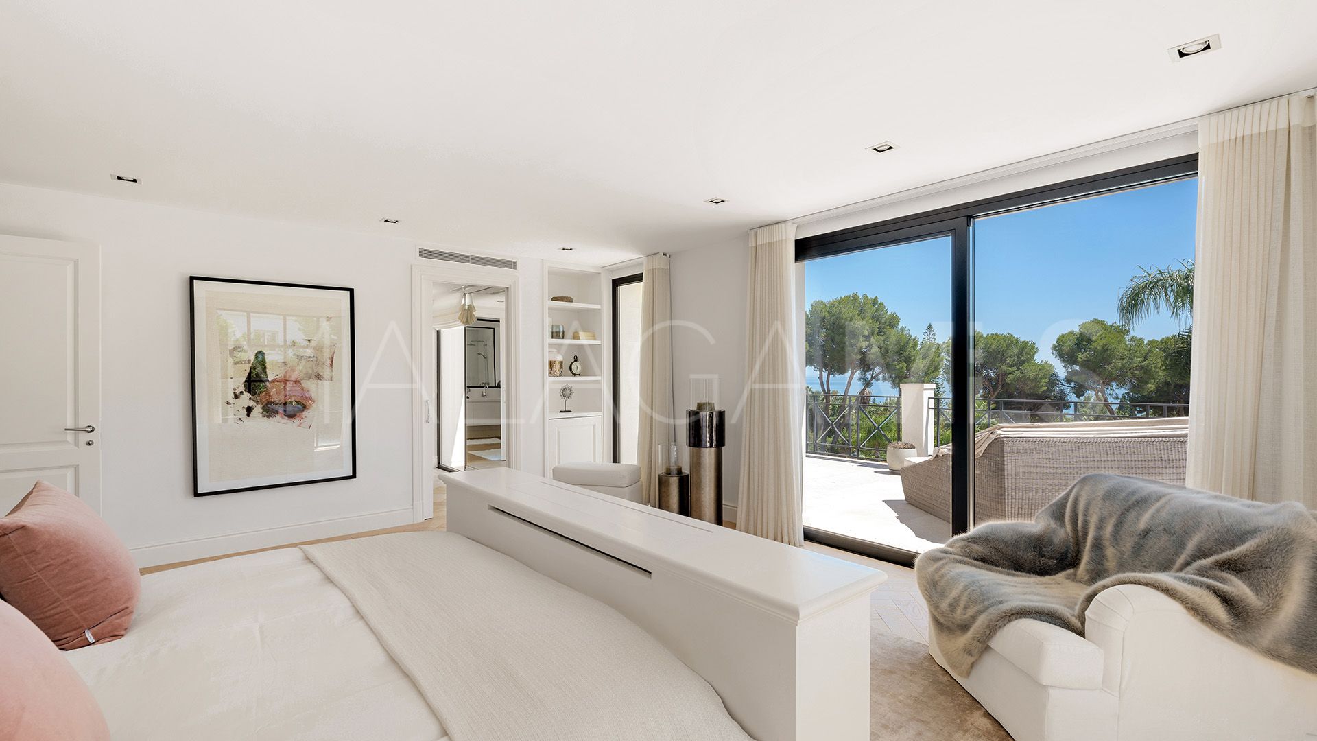 For sale 5 bedrooms villa in Sierra Blanca