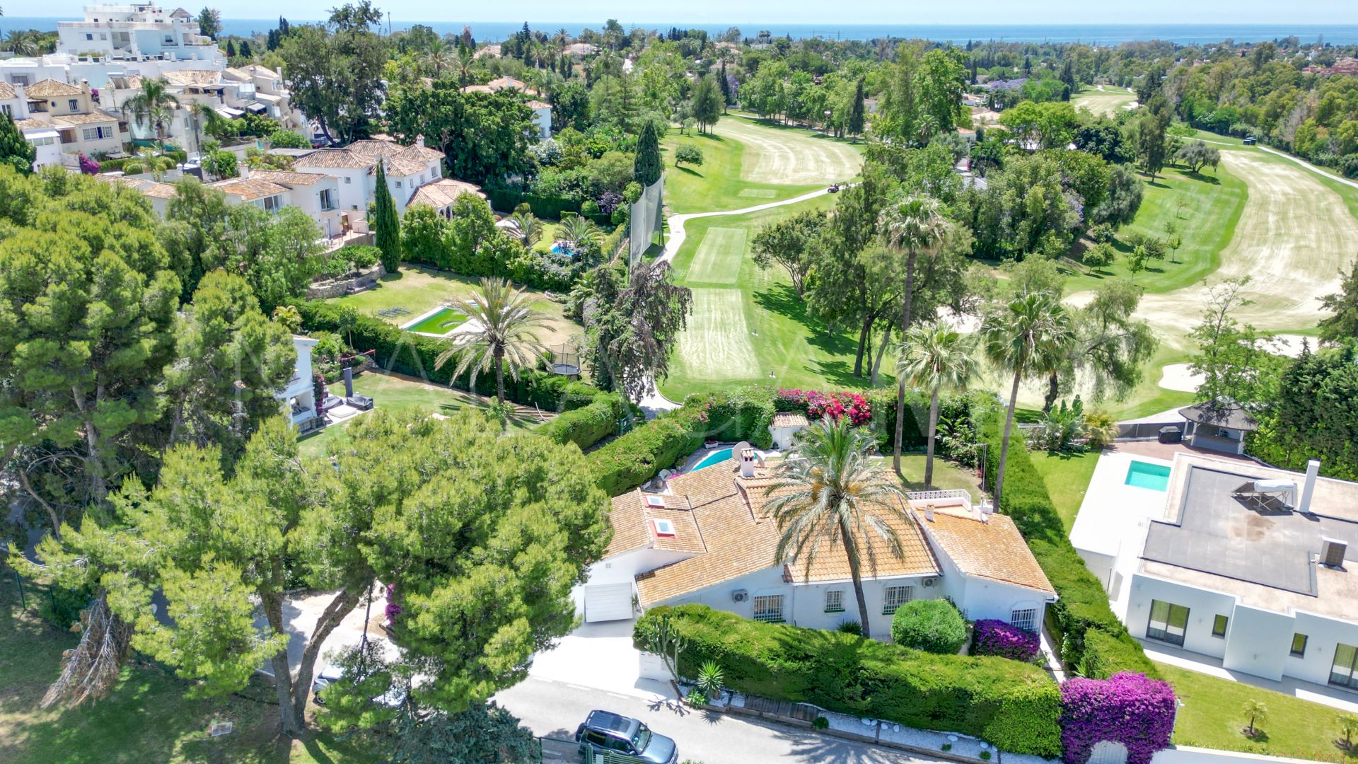 Villa for sale in Guadalmina Alta