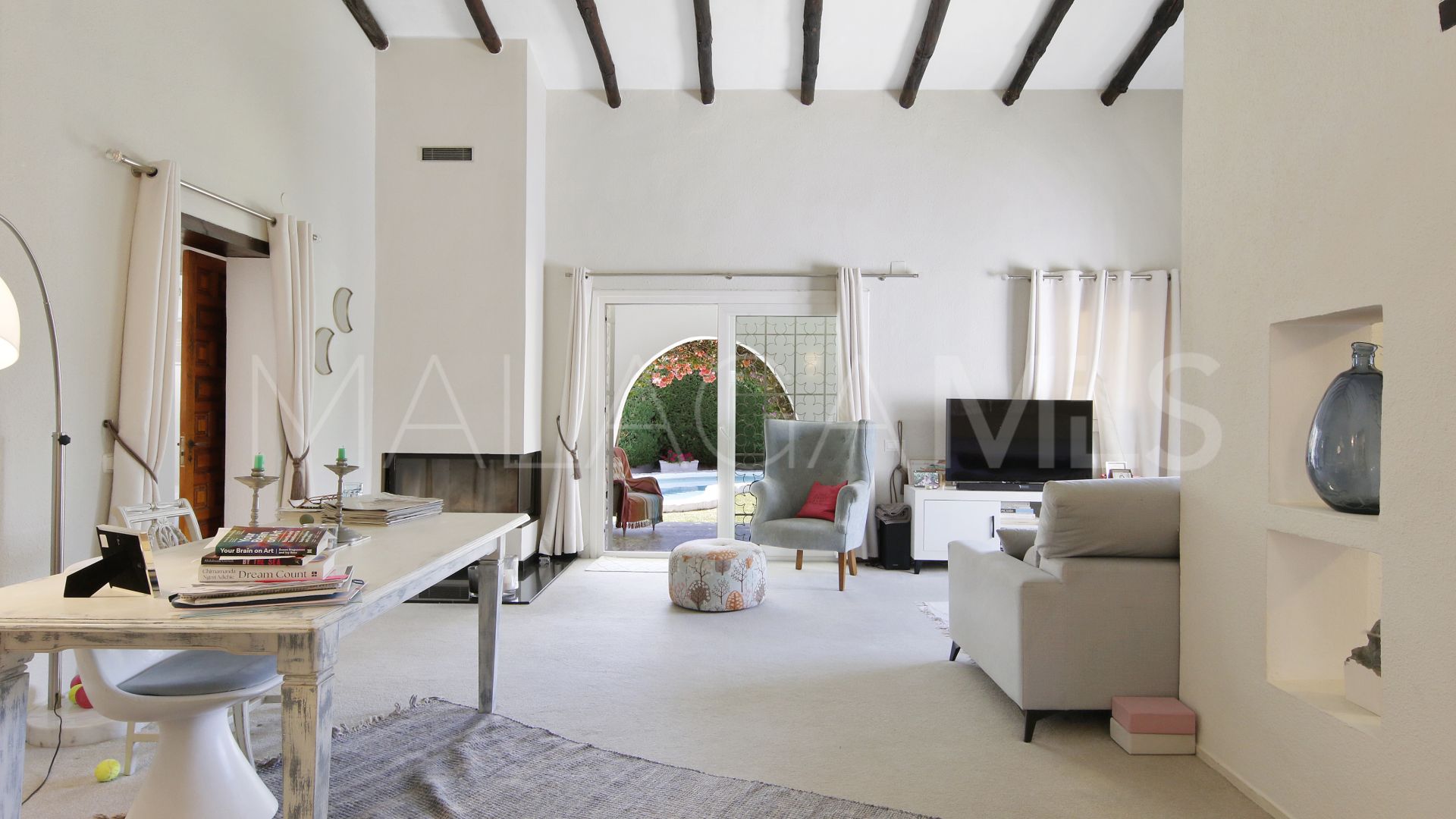 Villa for sale in Guadalmina Alta