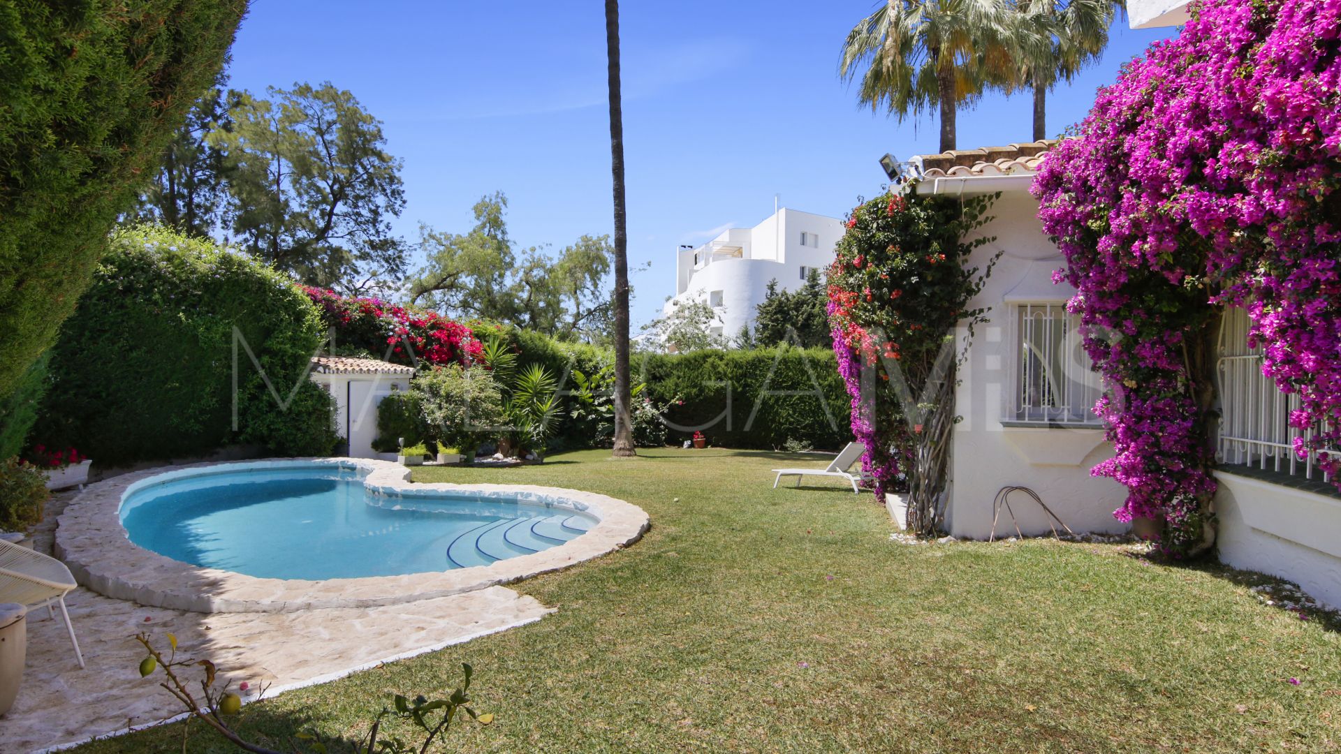 Villa for sale in Guadalmina Alta