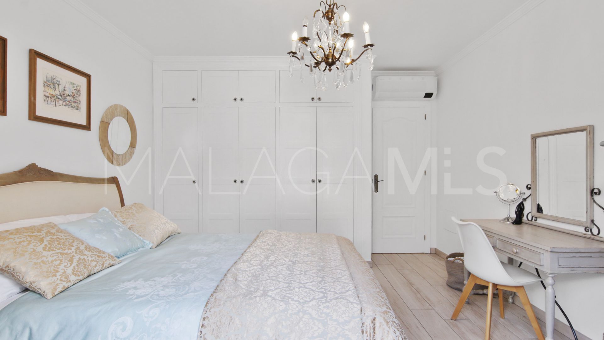Radhus for sale in Estepona Old Town
