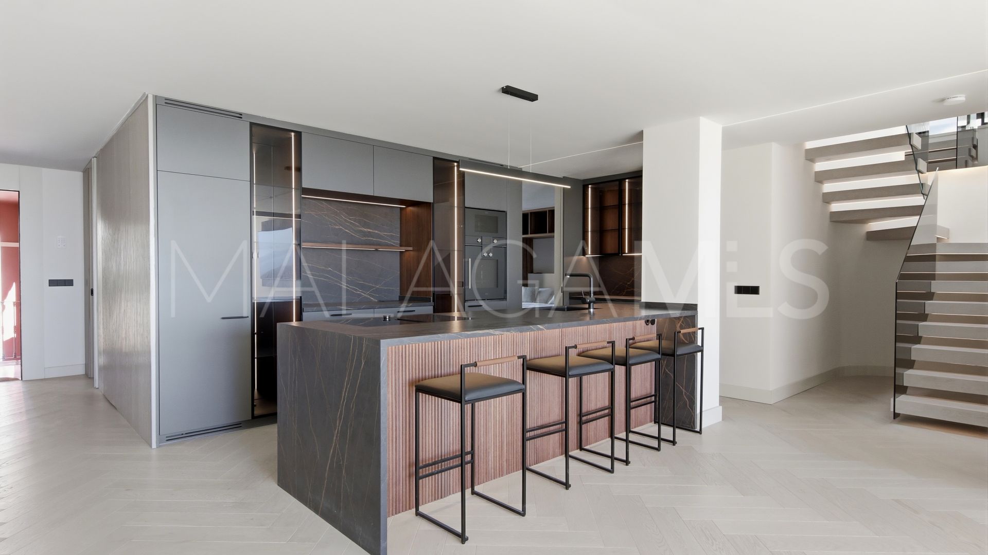 Duplex penthouse for sale in Monte Halcones