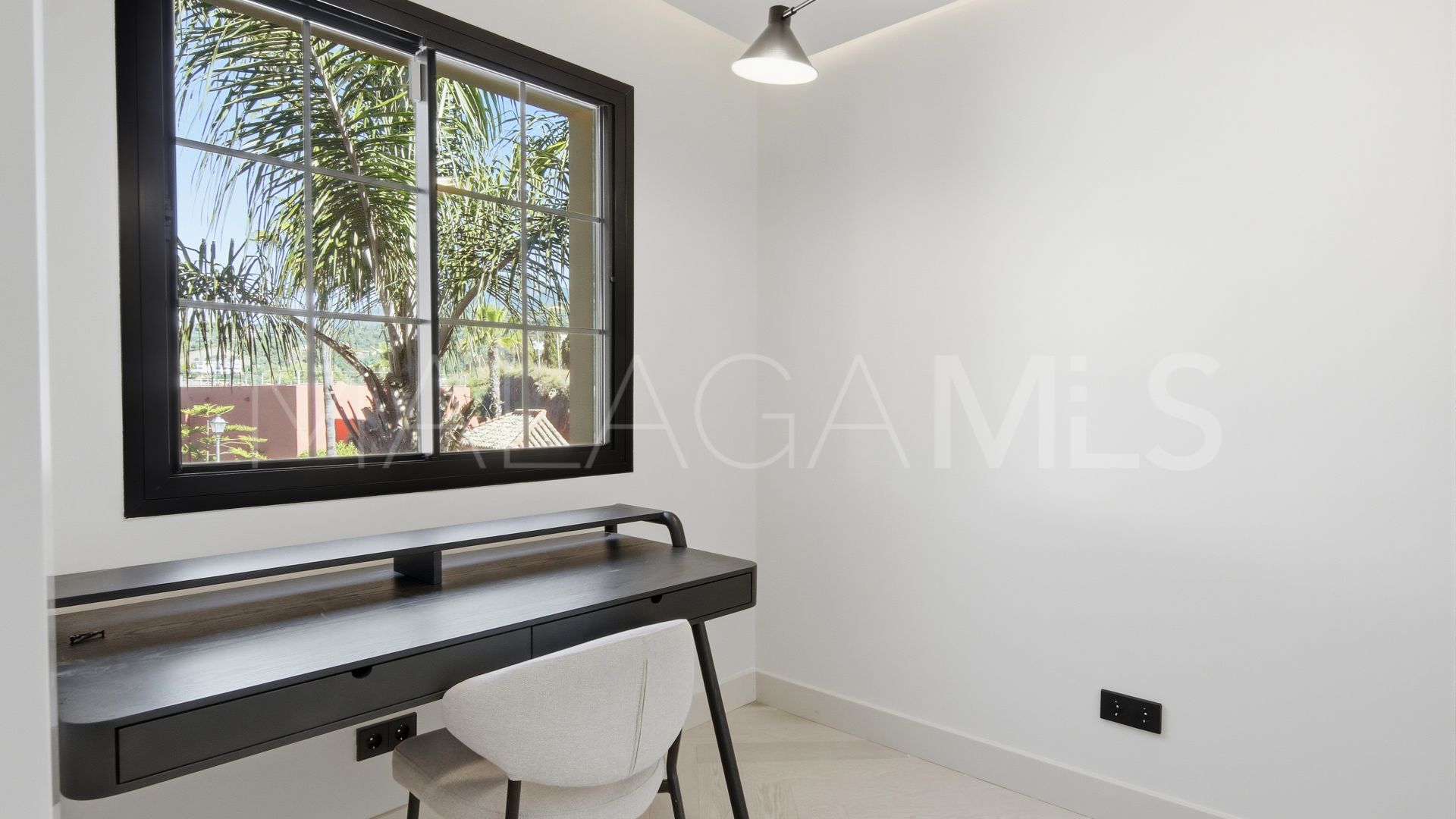 Duplex penthouse for sale in Monte Halcones