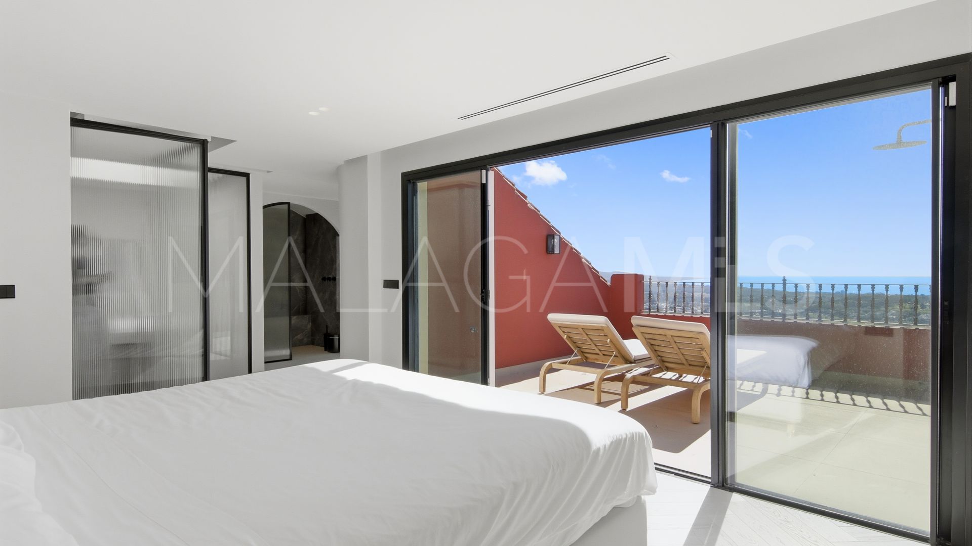 Duplex penthouse for sale in Monte Halcones