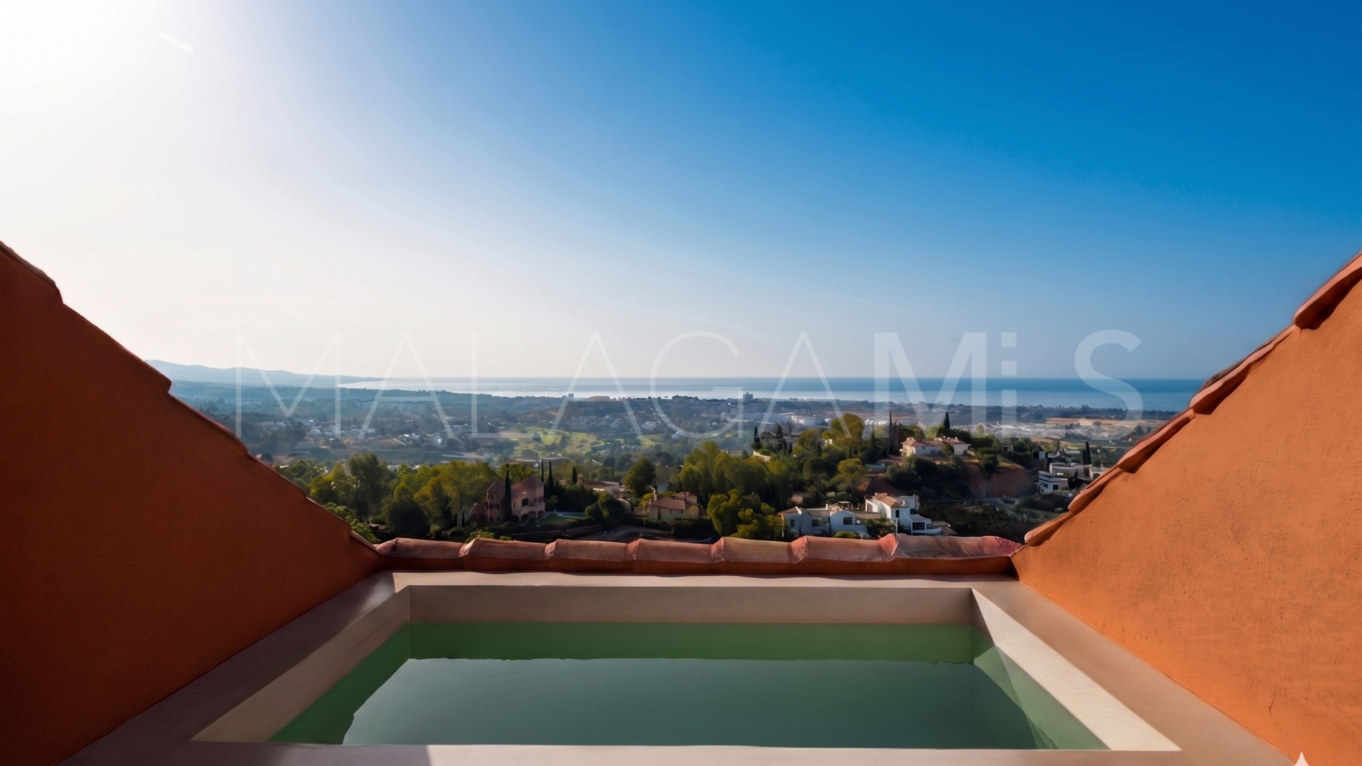 Duplex penthouse for sale in Monte Halcones