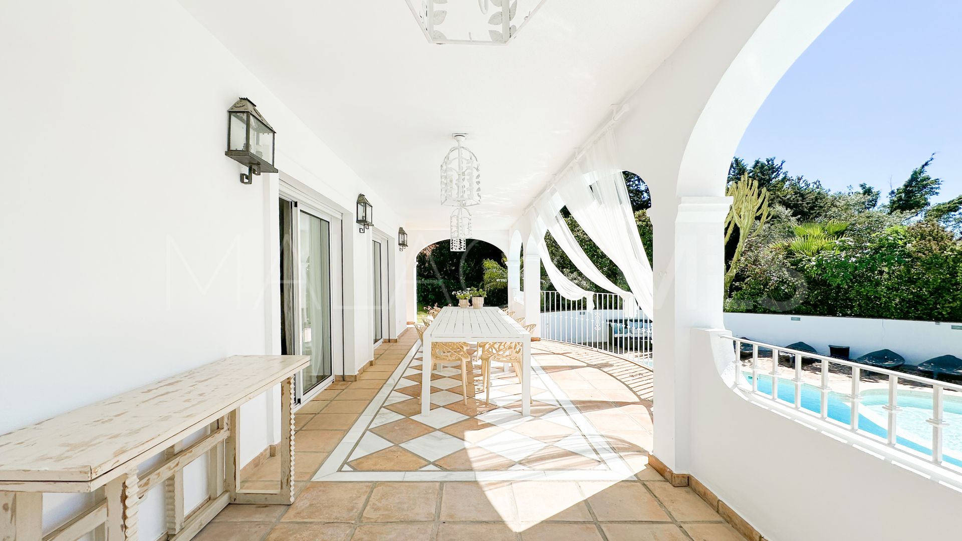 Estepona Este, villa for sale with 6 bedrooms