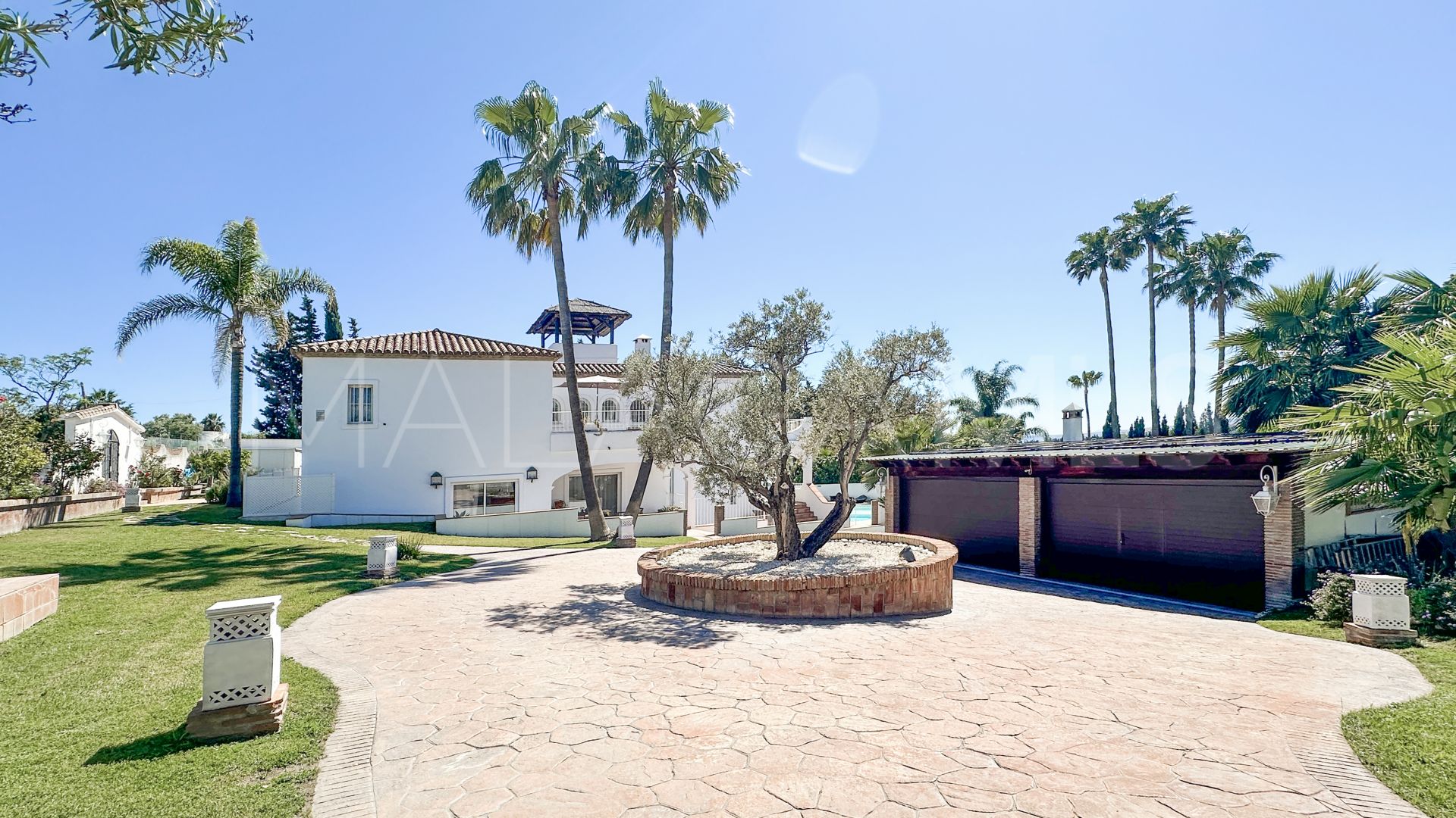 Estepona Este, villa for sale with 6 bedrooms