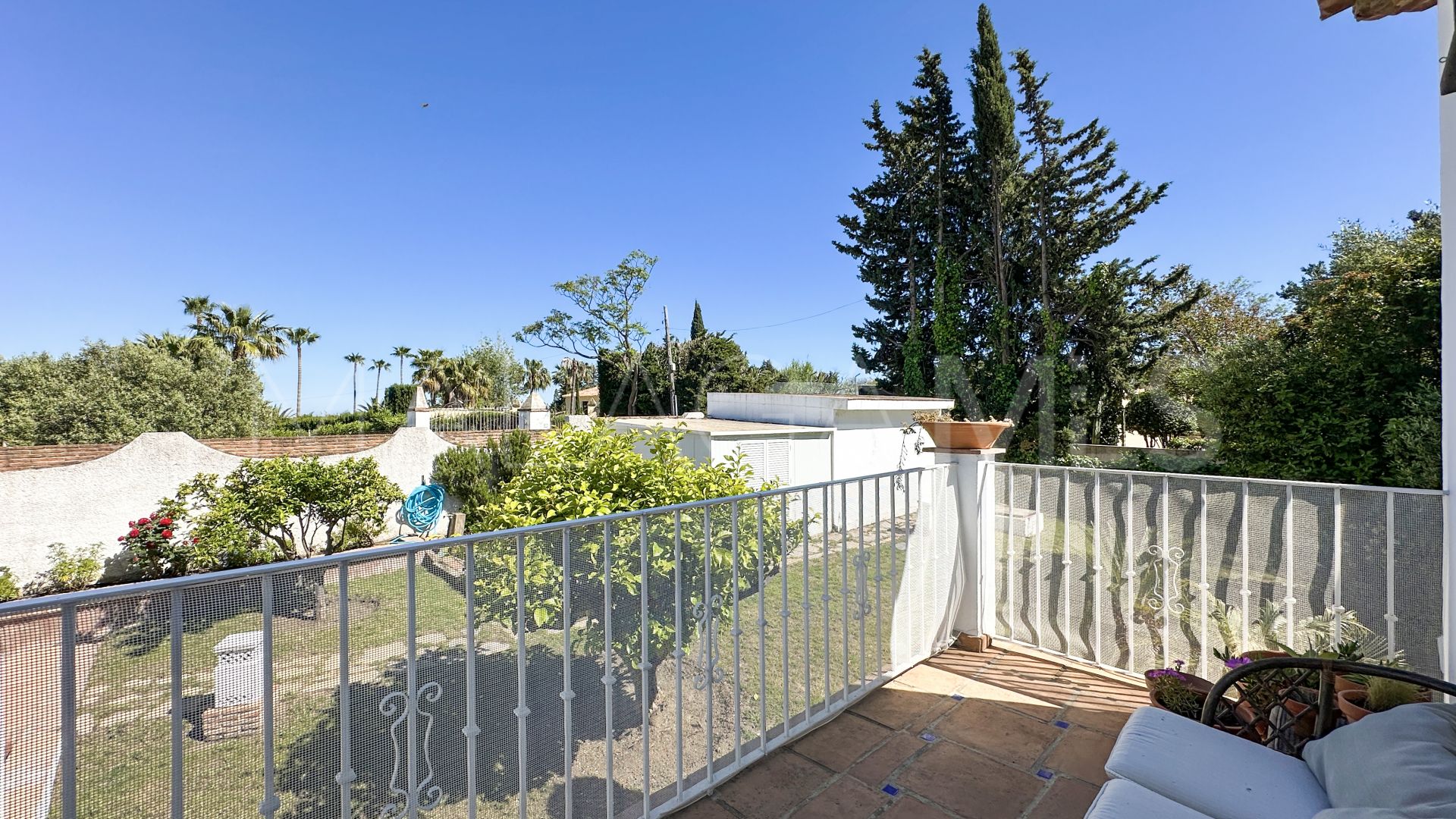 Estepona Este, villa for sale with 6 bedrooms