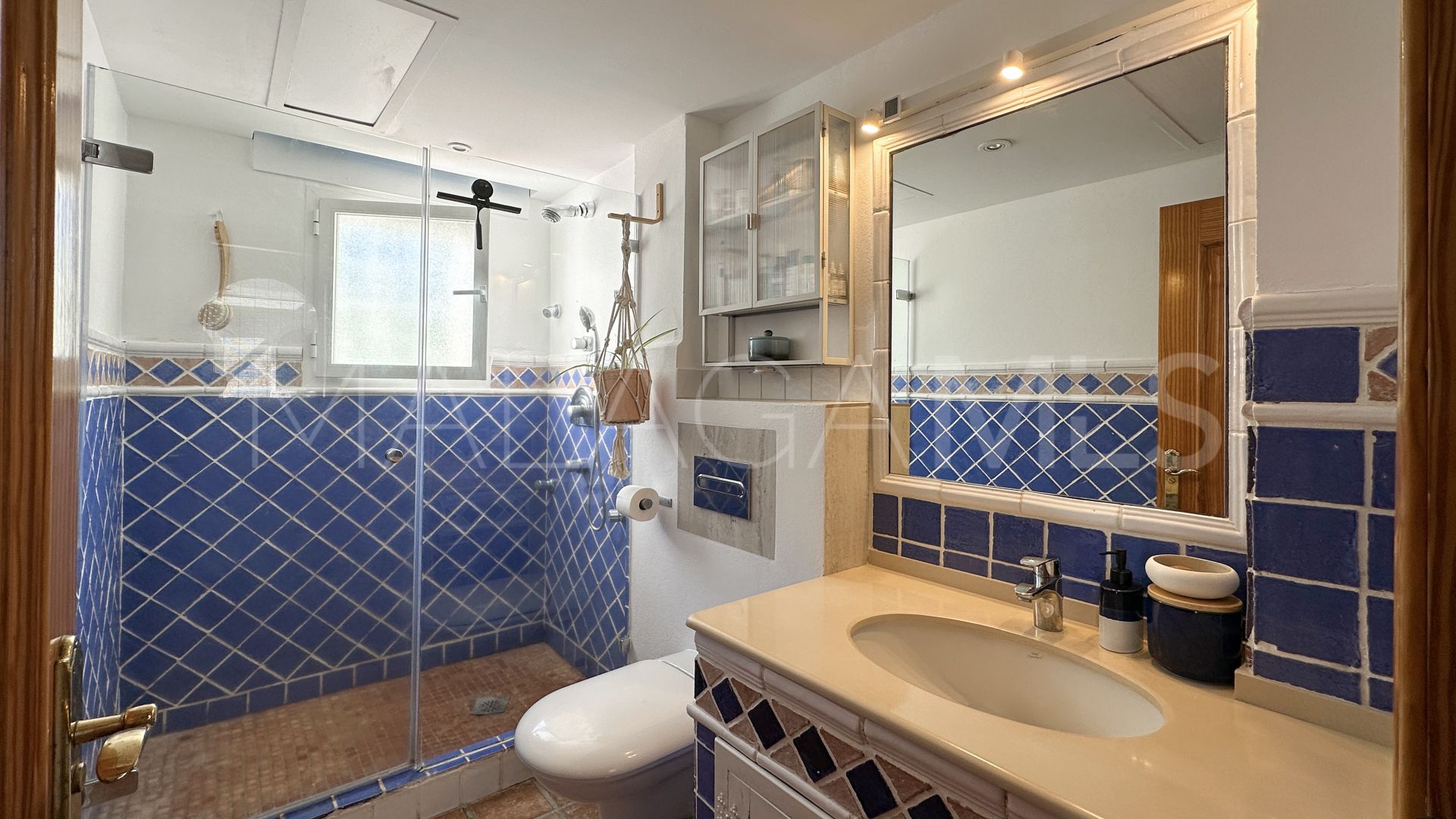 Estepona Este, villa for sale with 6 bedrooms