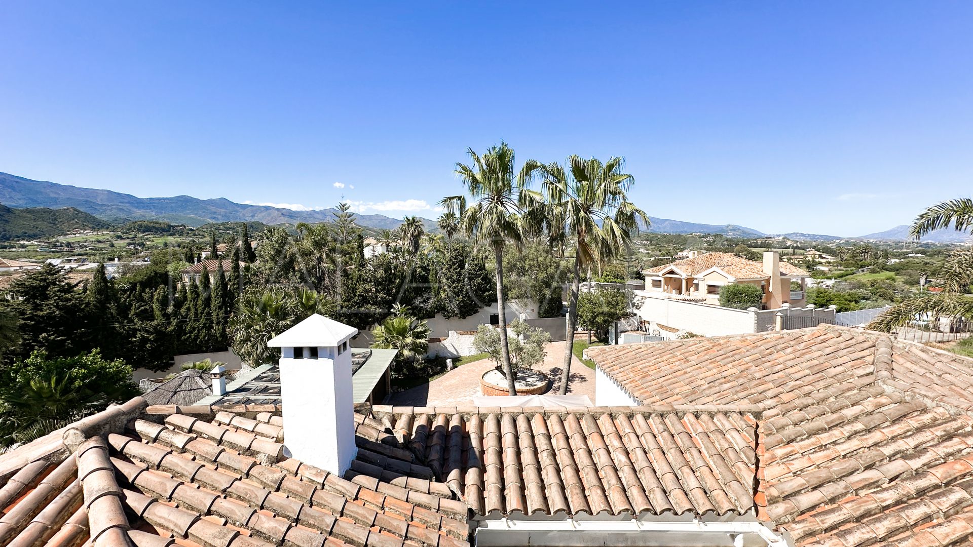 Estepona Este, villa for sale with 6 bedrooms
