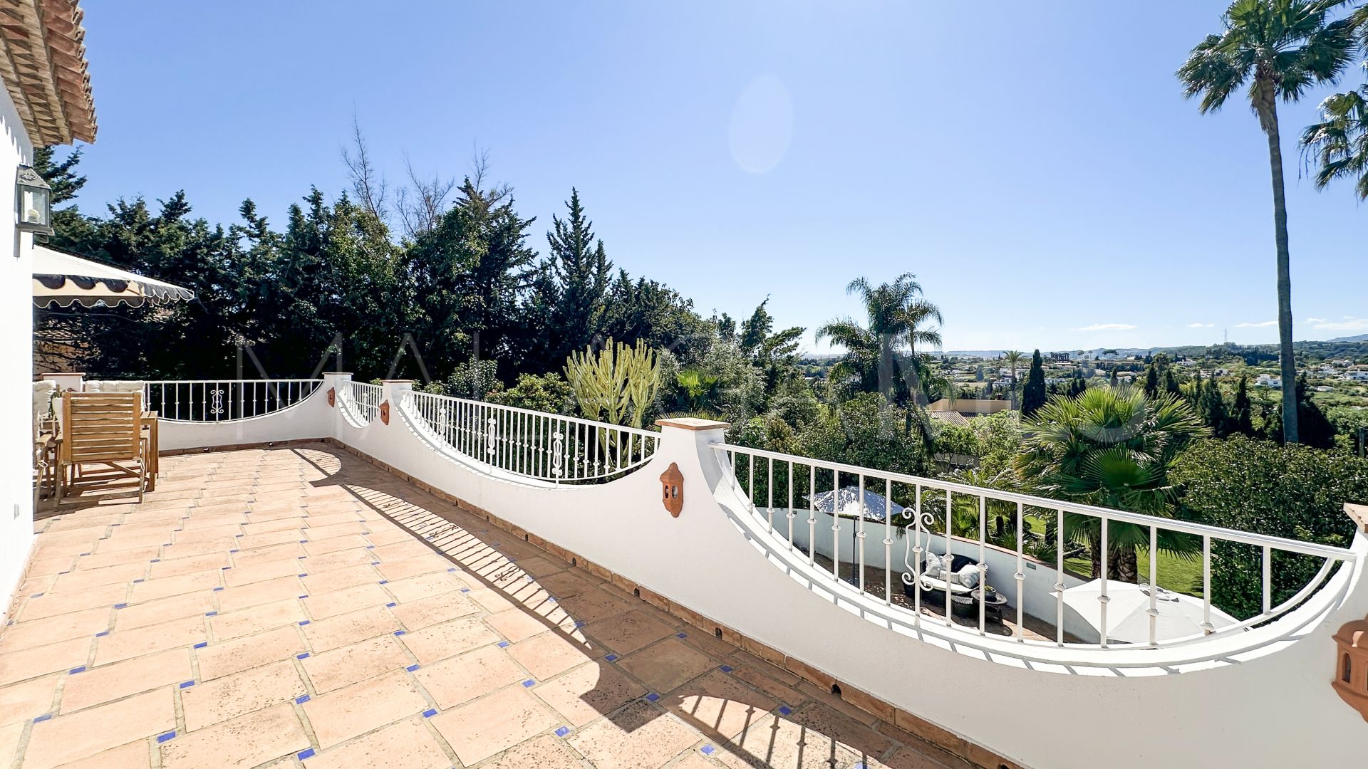 Estepona Este, villa for sale with 6 bedrooms