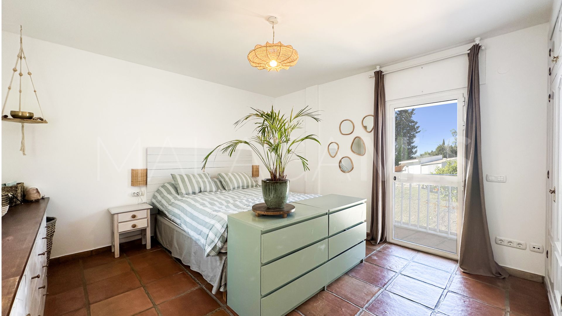 Estepona Este, villa for sale with 6 bedrooms