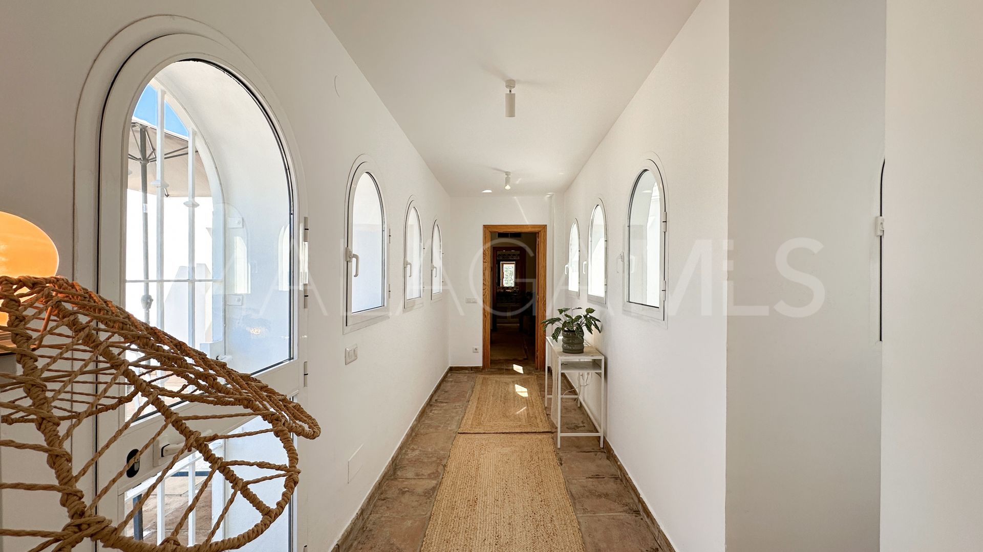 Estepona Este, villa for sale with 6 bedrooms