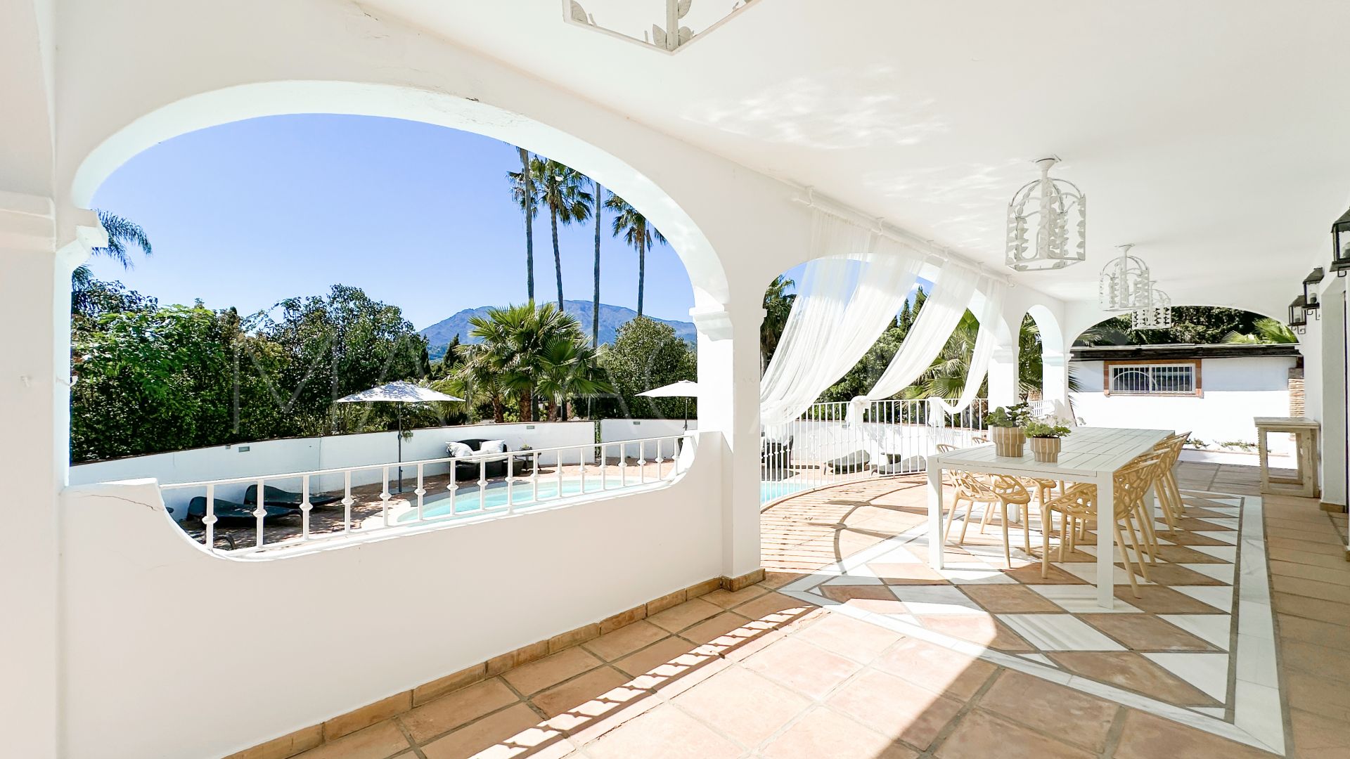 Estepona Este, villa for sale with 6 bedrooms