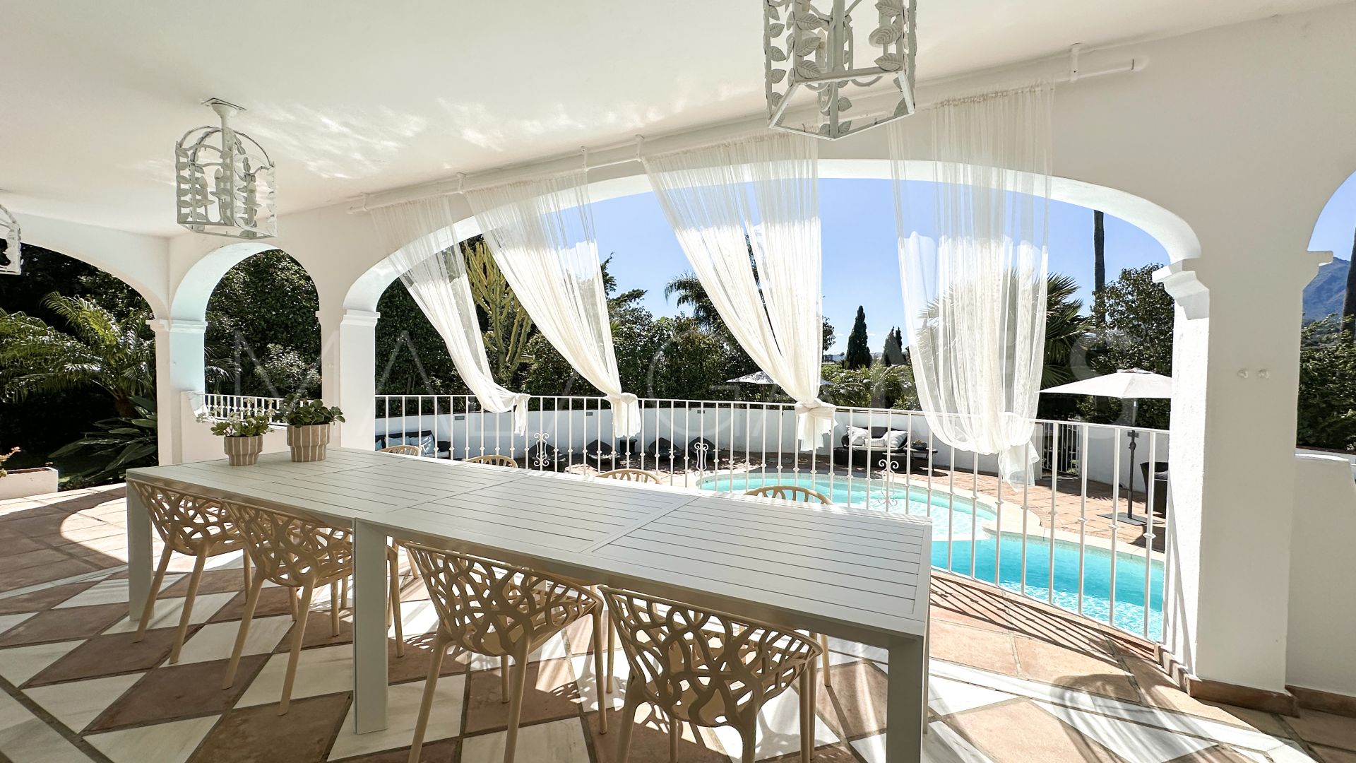 Estepona Este, villa for sale with 6 bedrooms