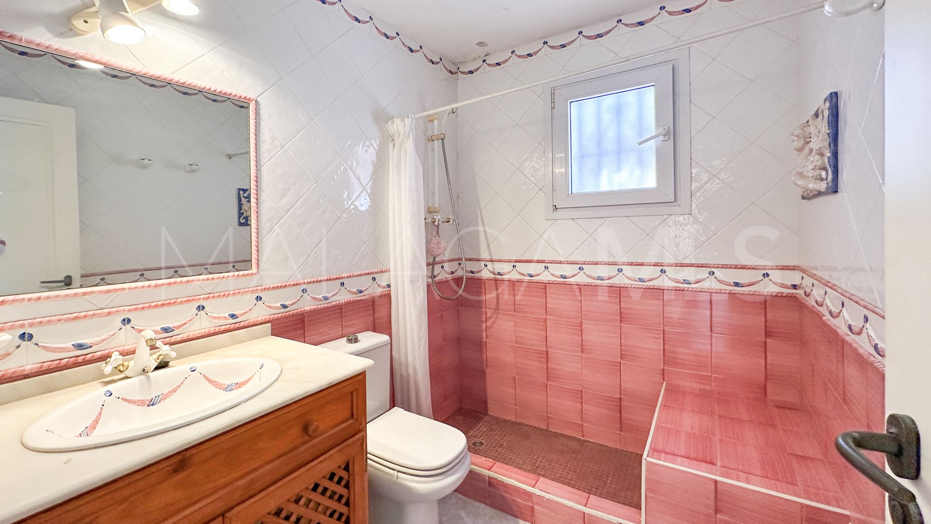 Buy villa in Bahia Dorada