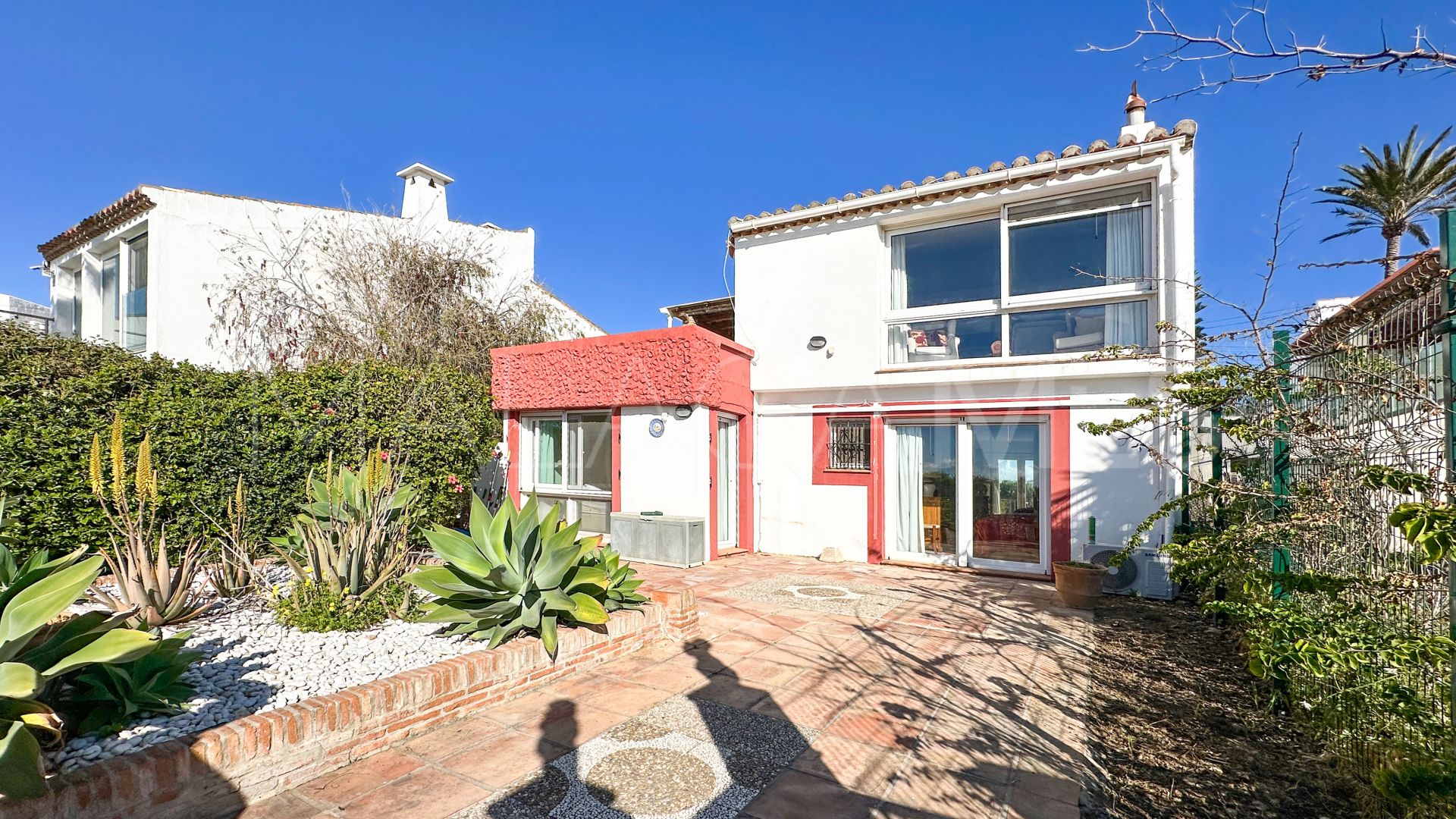 Buy villa in Bahia Dorada