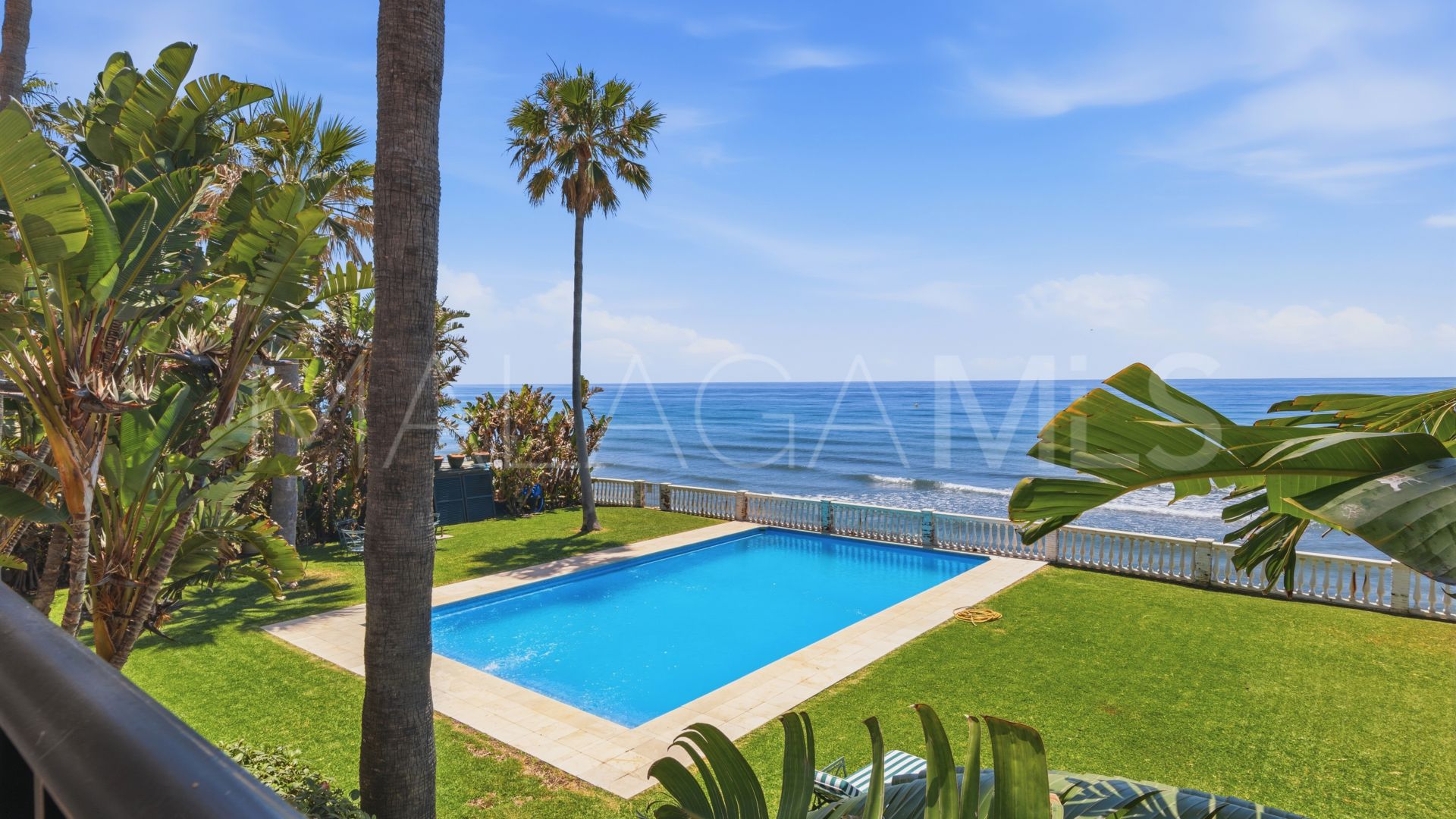 Villa for sale in Casasola