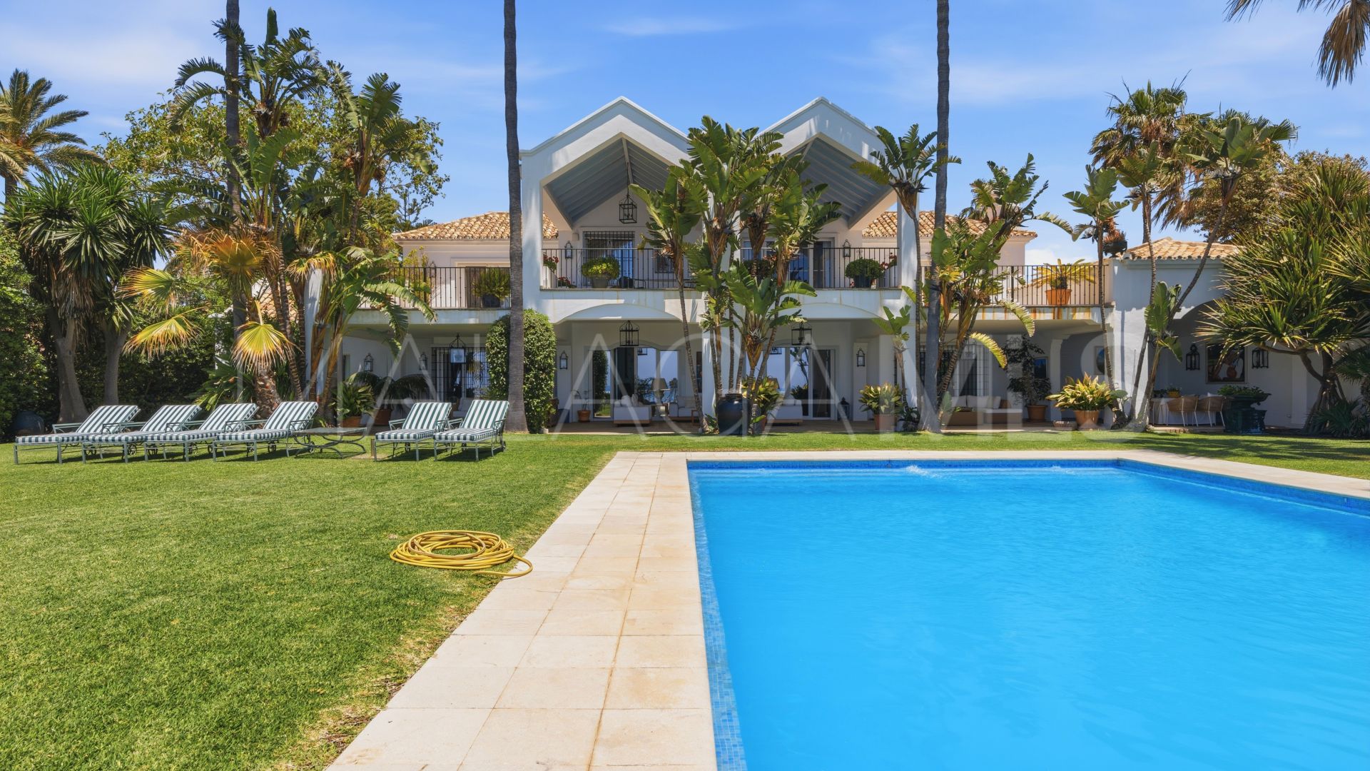 Villa for sale in Casasola