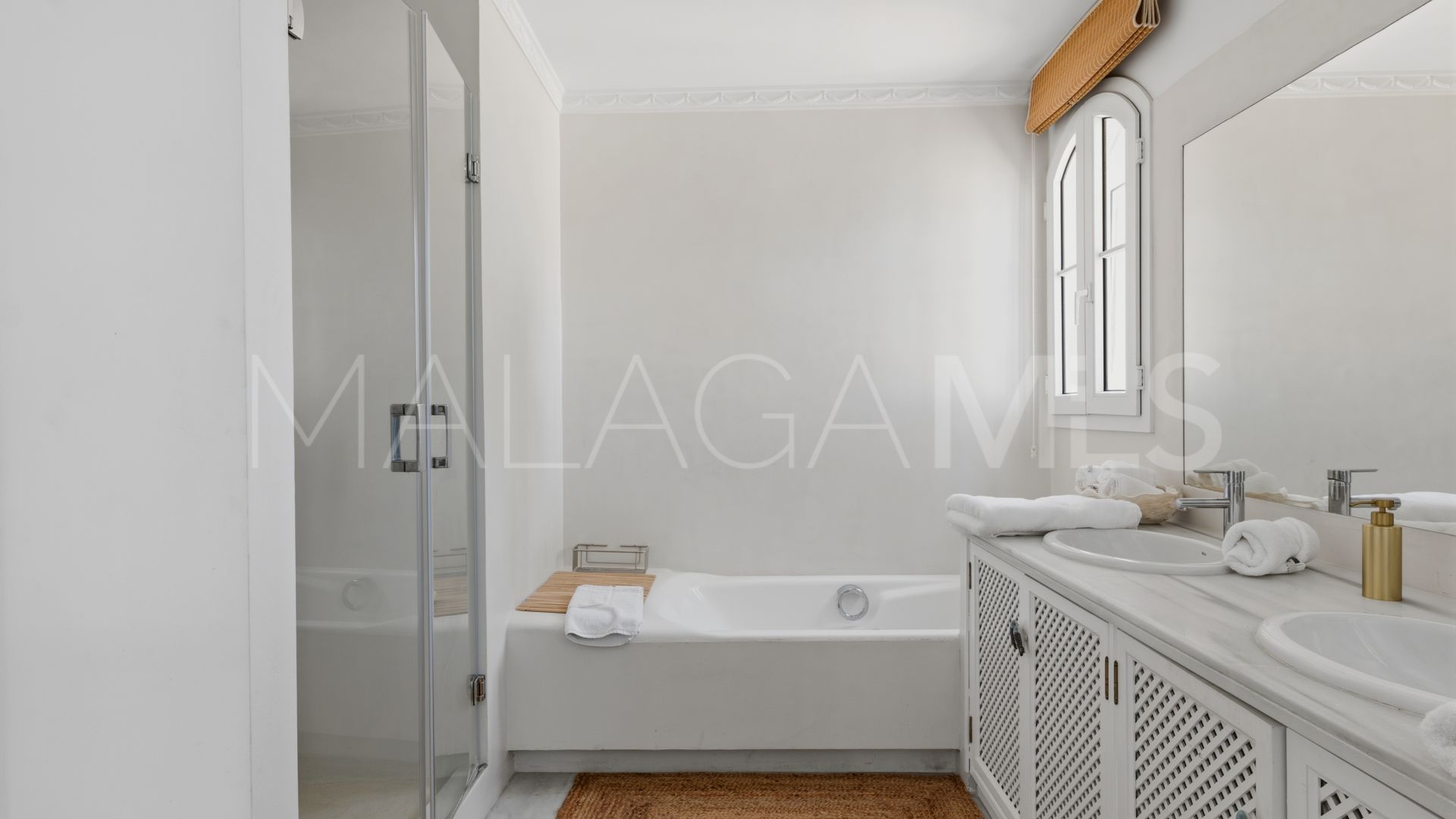 Villa for sale in Casasola
