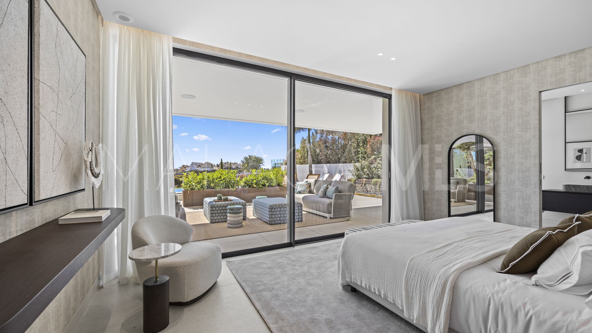 Buy villa in Majestic with 4 bedrooms