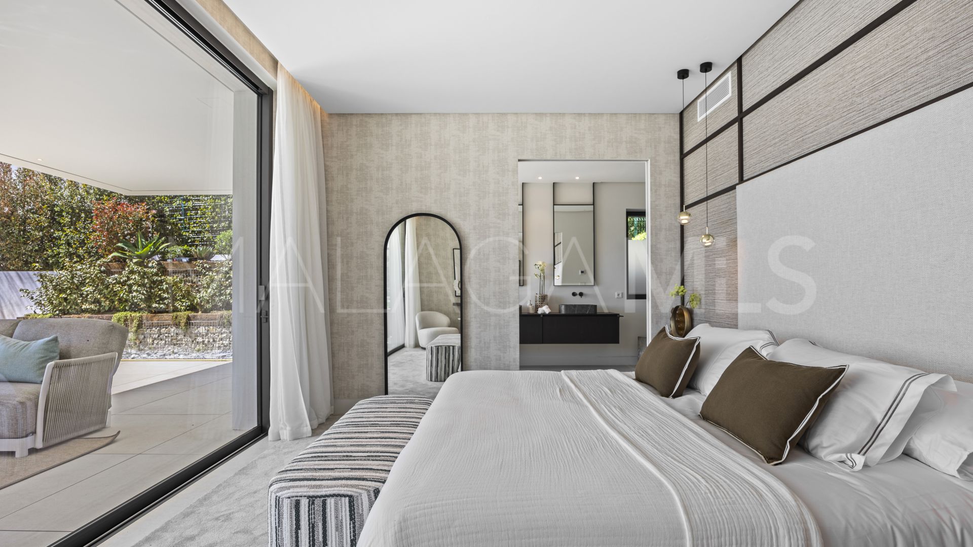 Buy villa in Majestic with 4 bedrooms