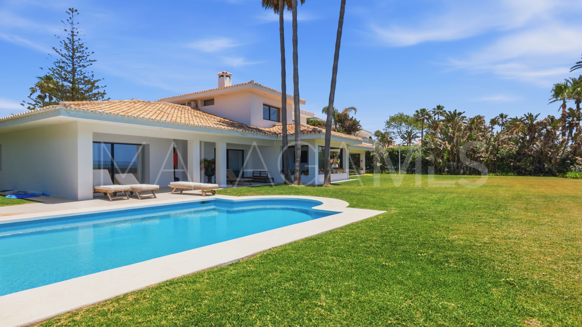 Villa for sale in Casasola