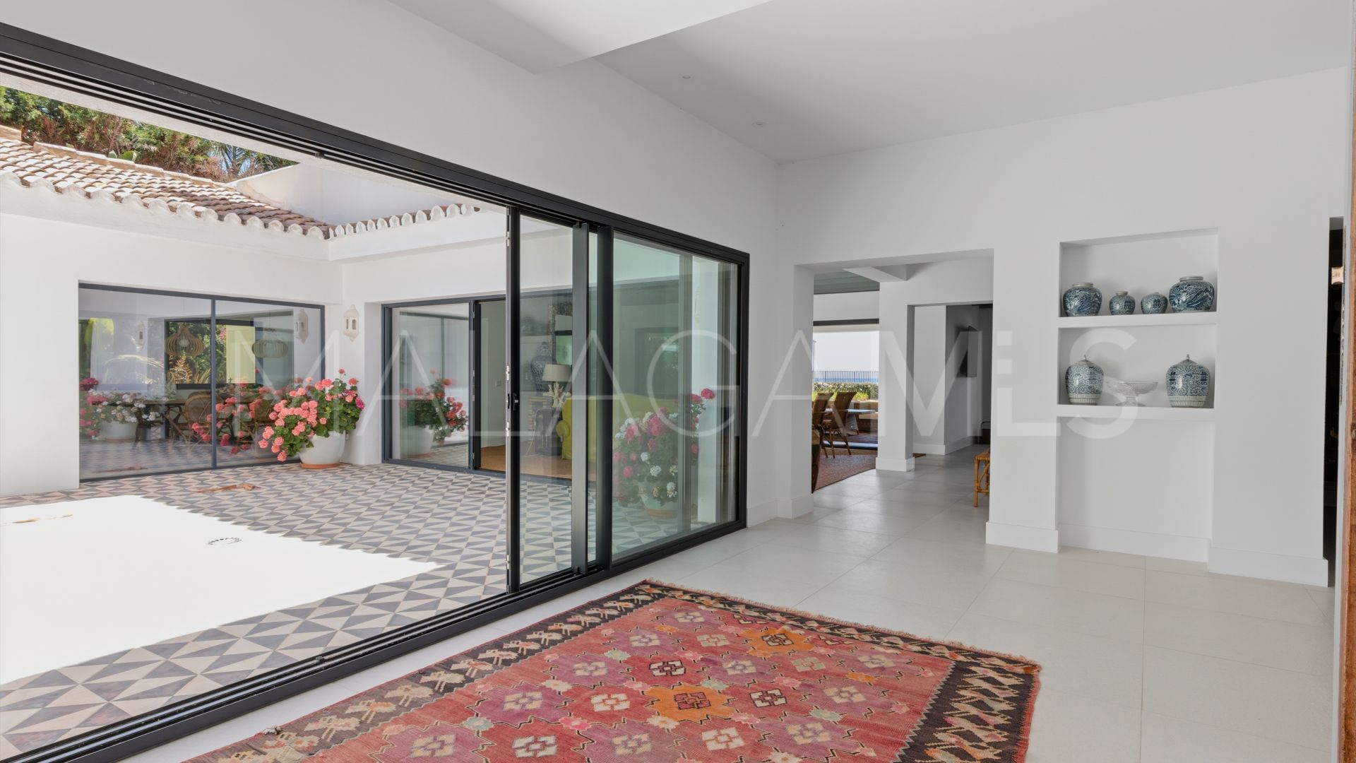 Villa for sale in Casasola