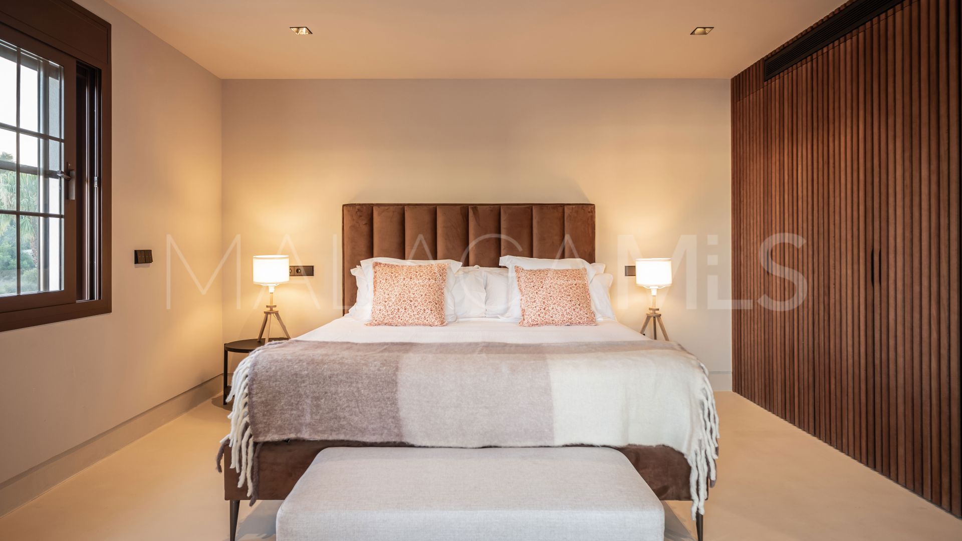 Marbella 5 bedrooms villa for sale