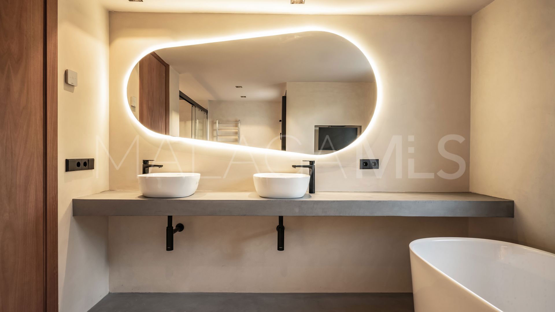 Marbella 5 bedrooms villa for sale