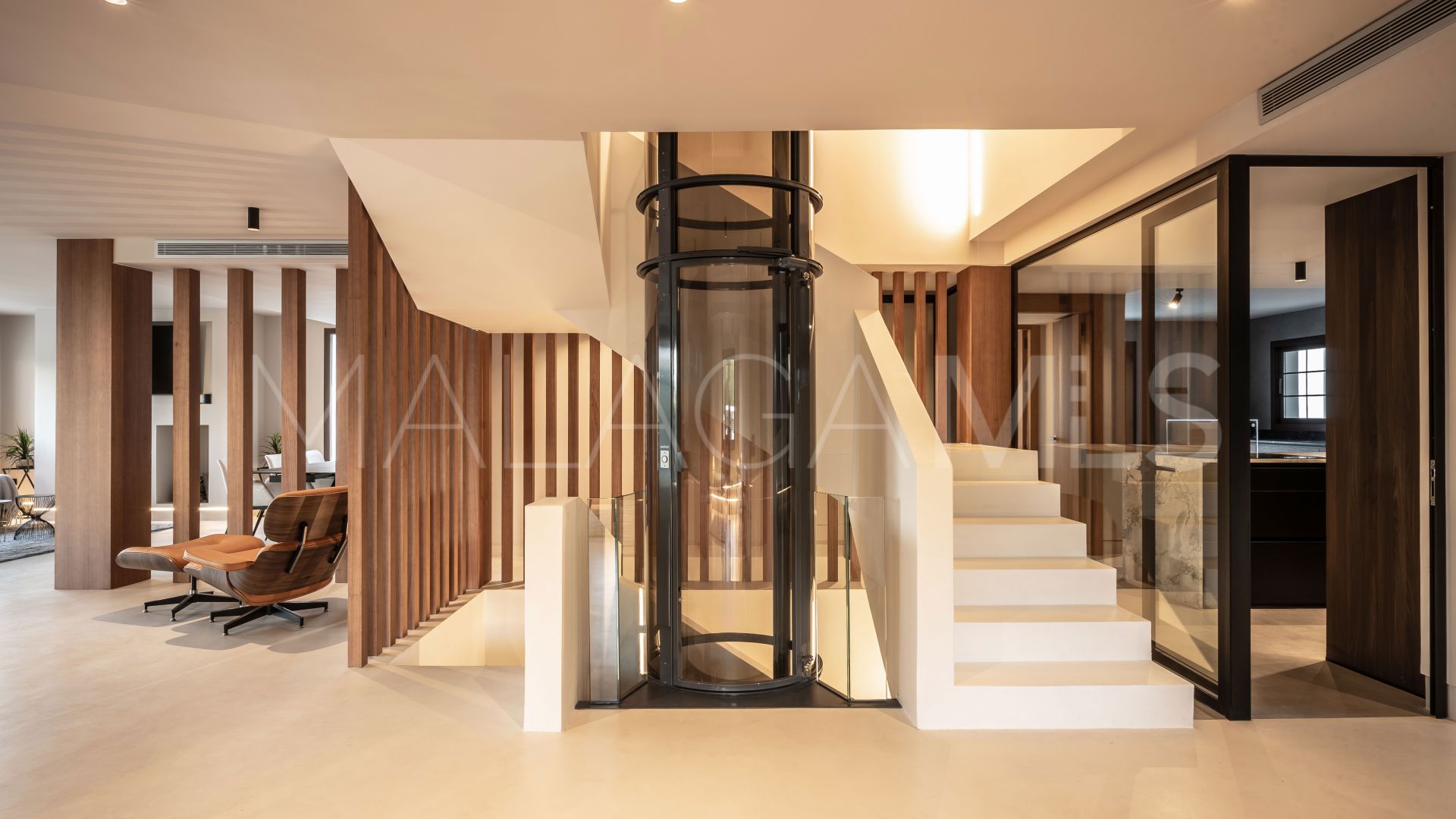 Marbella 5 bedrooms villa for sale