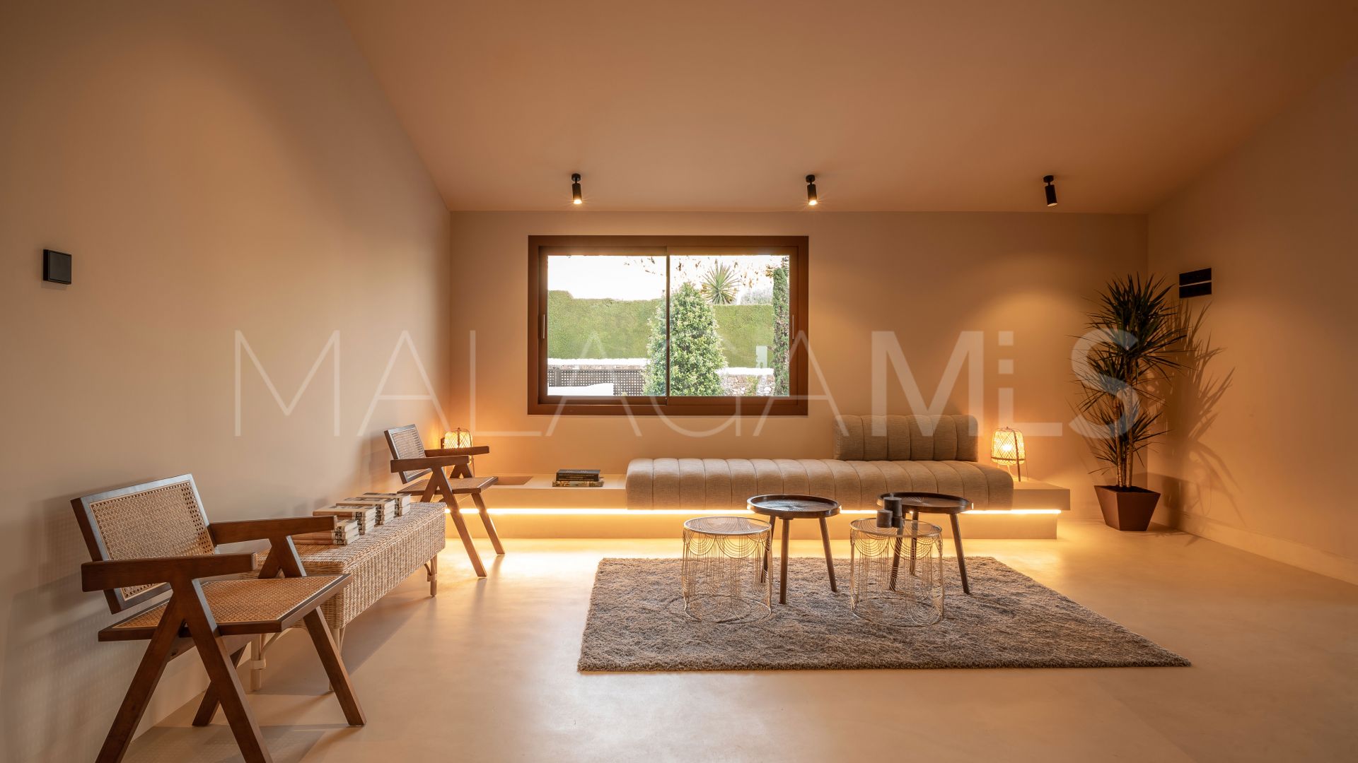 Marbella 5 bedrooms villa for sale