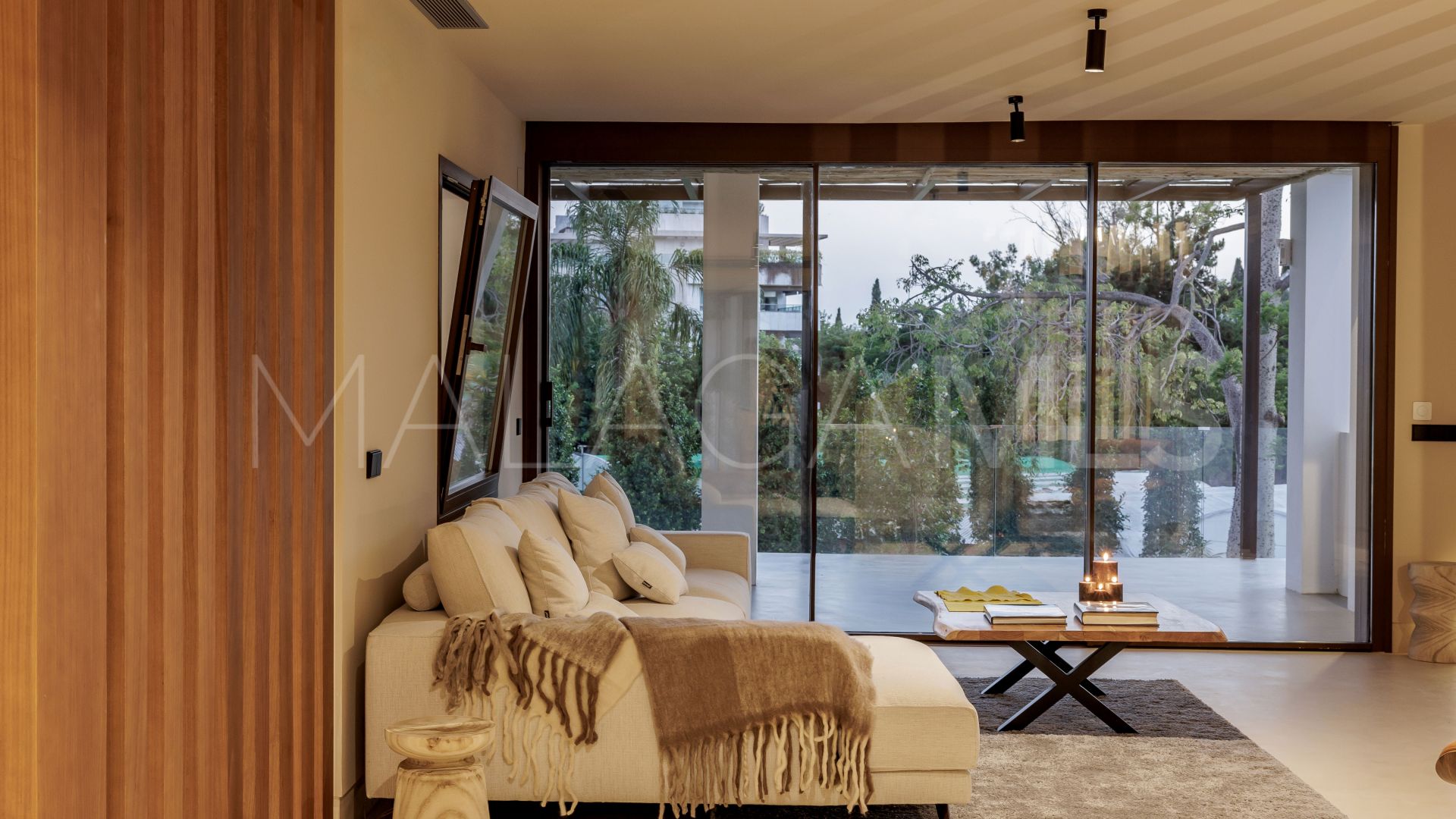 Marbella 5 bedrooms villa for sale