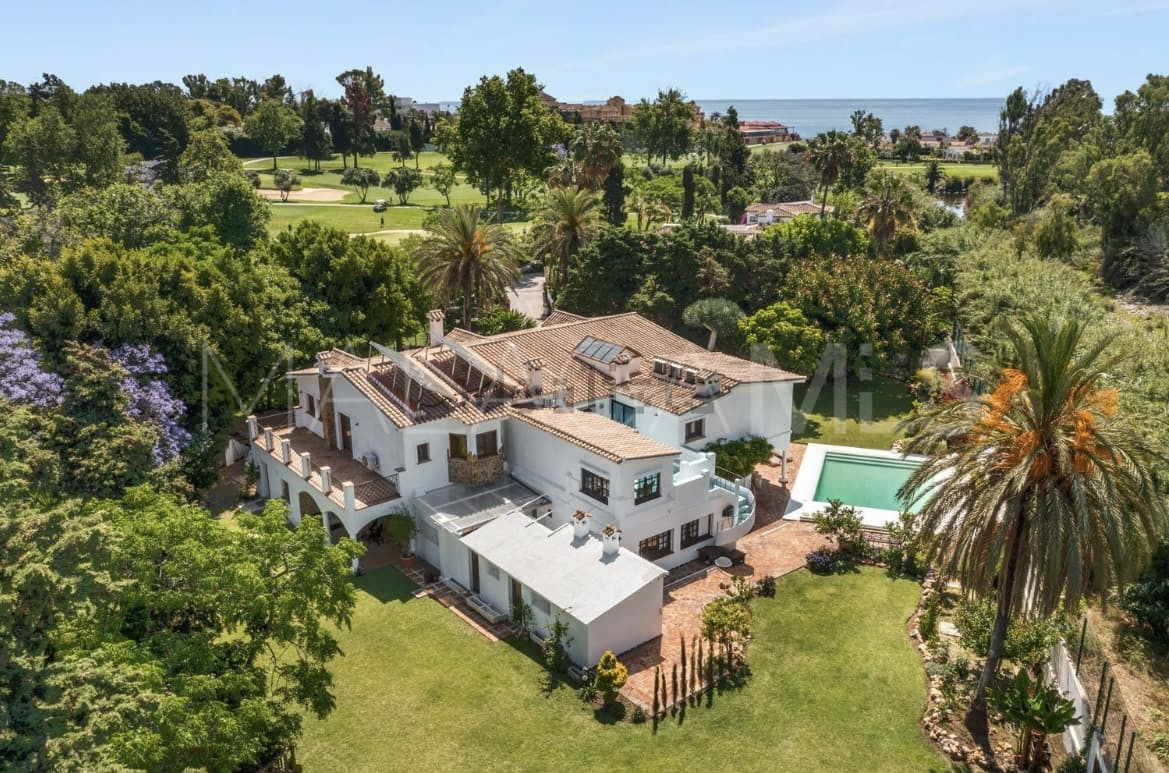 Villa for sale in Guadalmina Baja