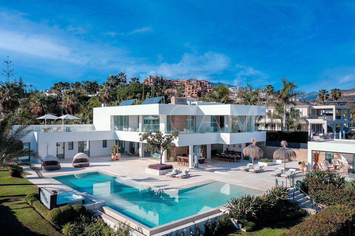 Villa for sale in La Cerquilla with 7 bedrooms