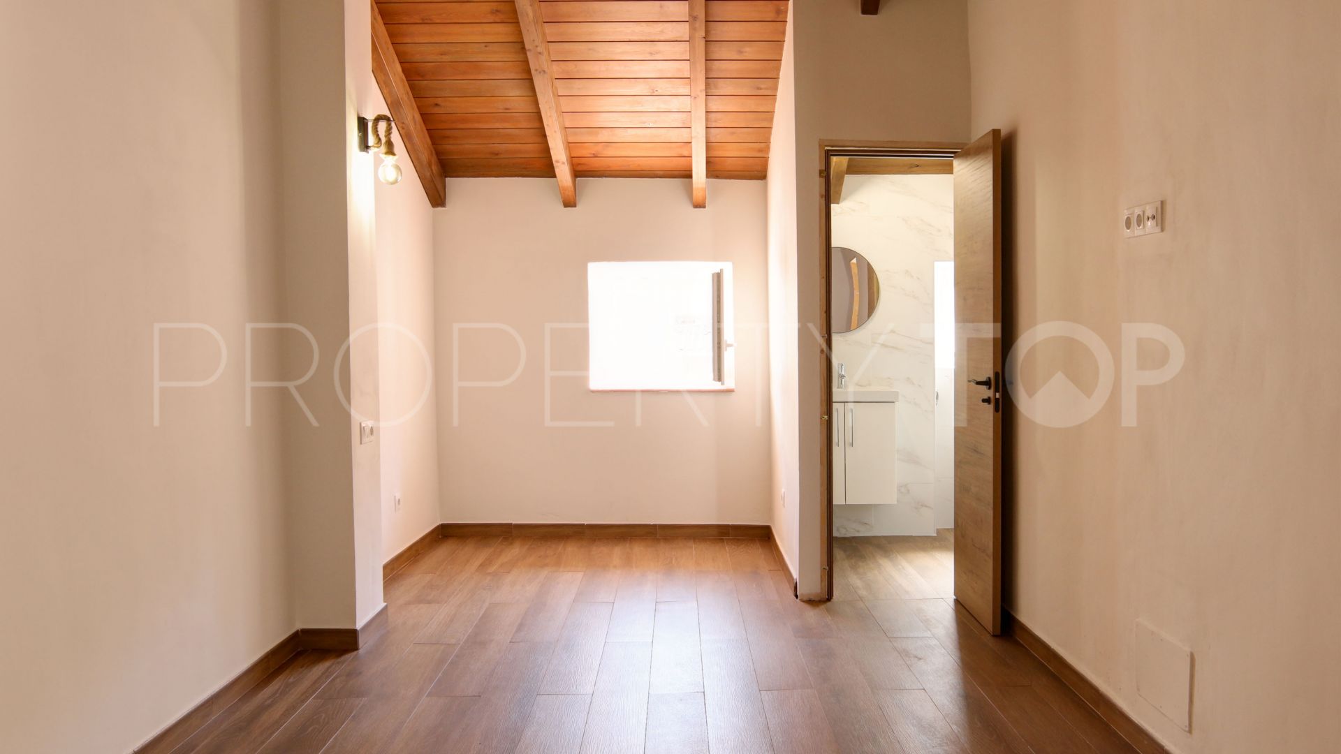 For sale town house in Estepona Old Town