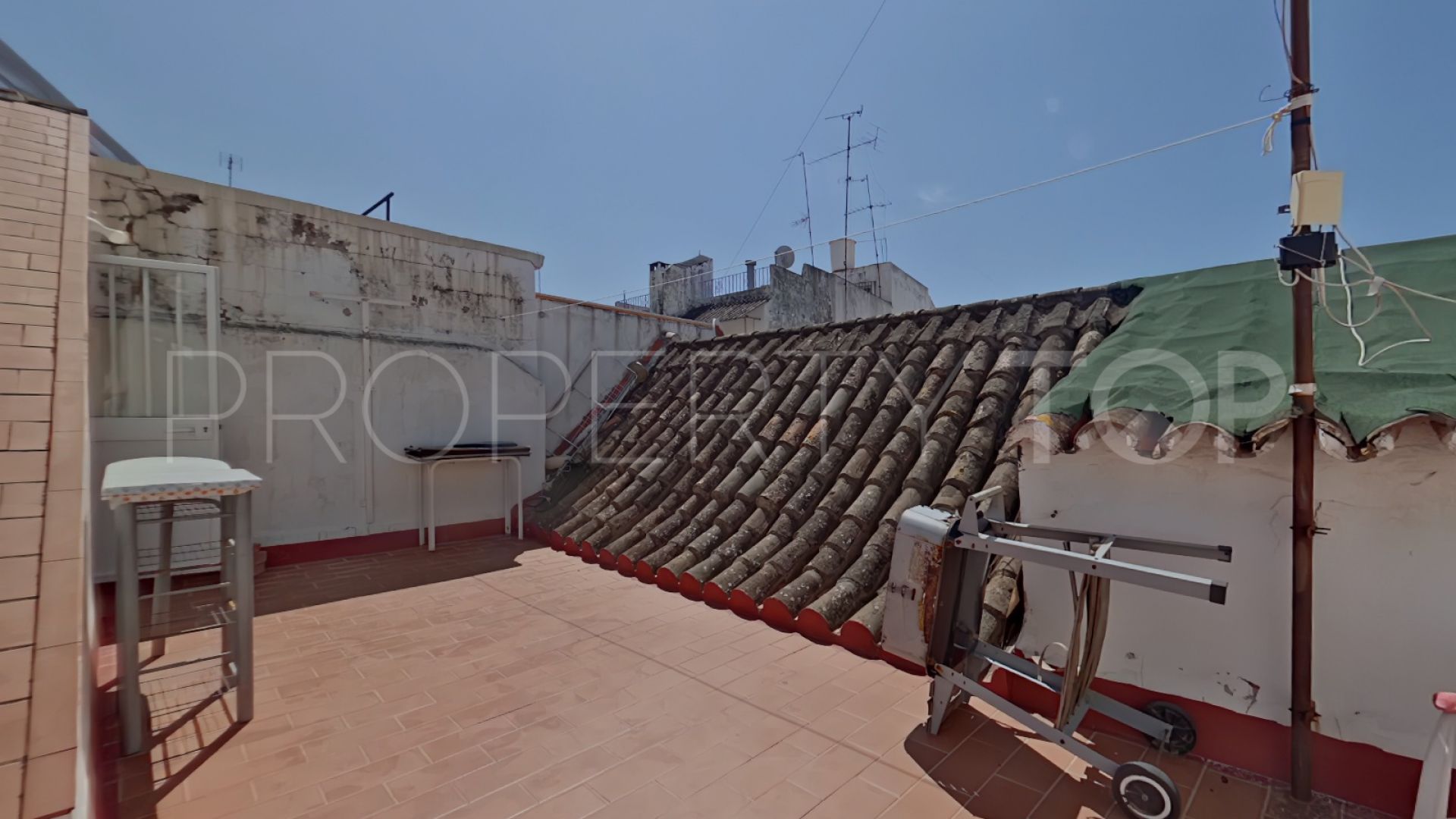 Se vende apartamento con 2 dormitorios en Estepona Casco Antiguo