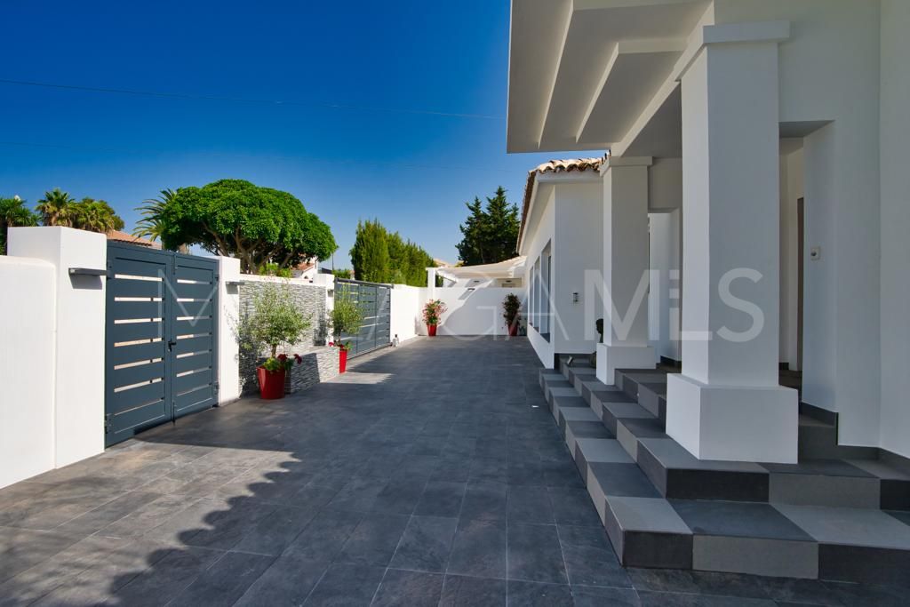Villa for sale in Atalaya