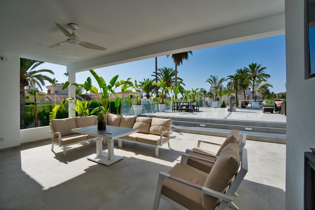 Villa for sale in Atalaya