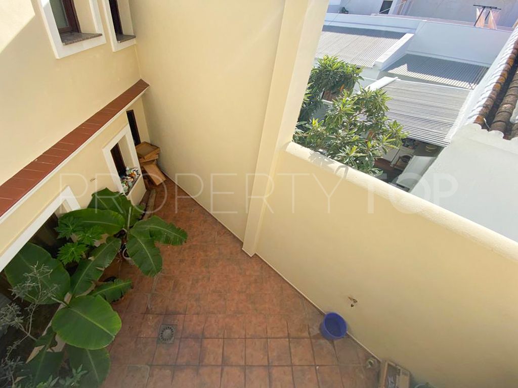 For sale town house with 6 bedrooms in Estepona Old Town