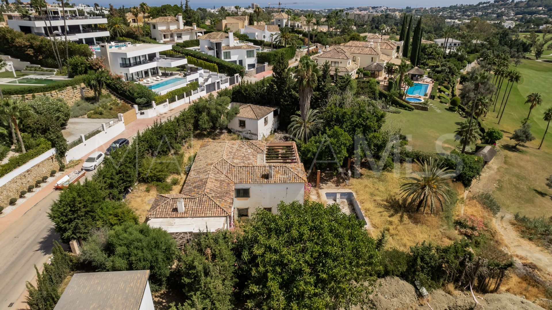 Terrain for sale in Nueva Andalucia