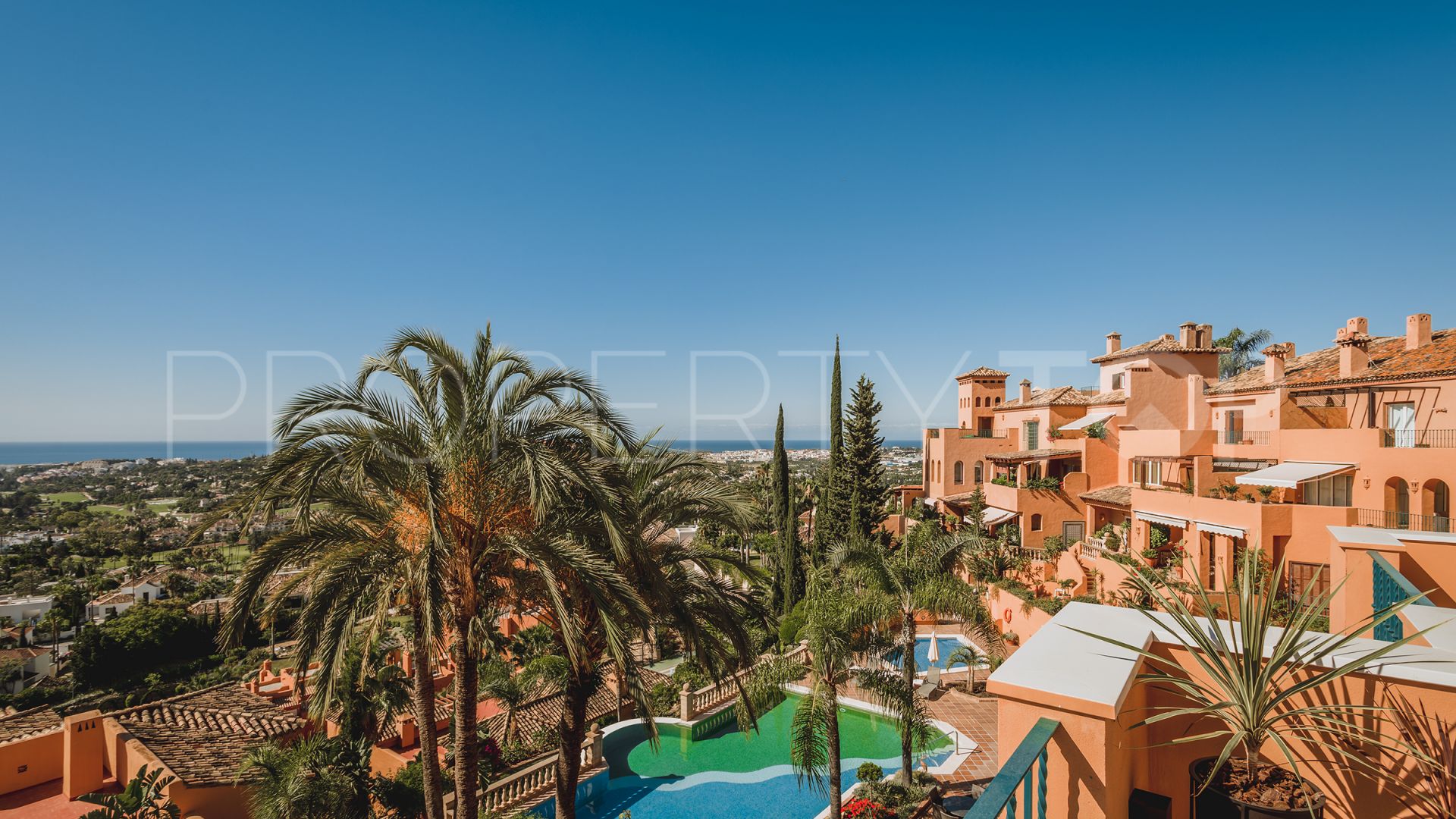 For sale Nueva Andalucia duplex penthouse with 3 bedrooms